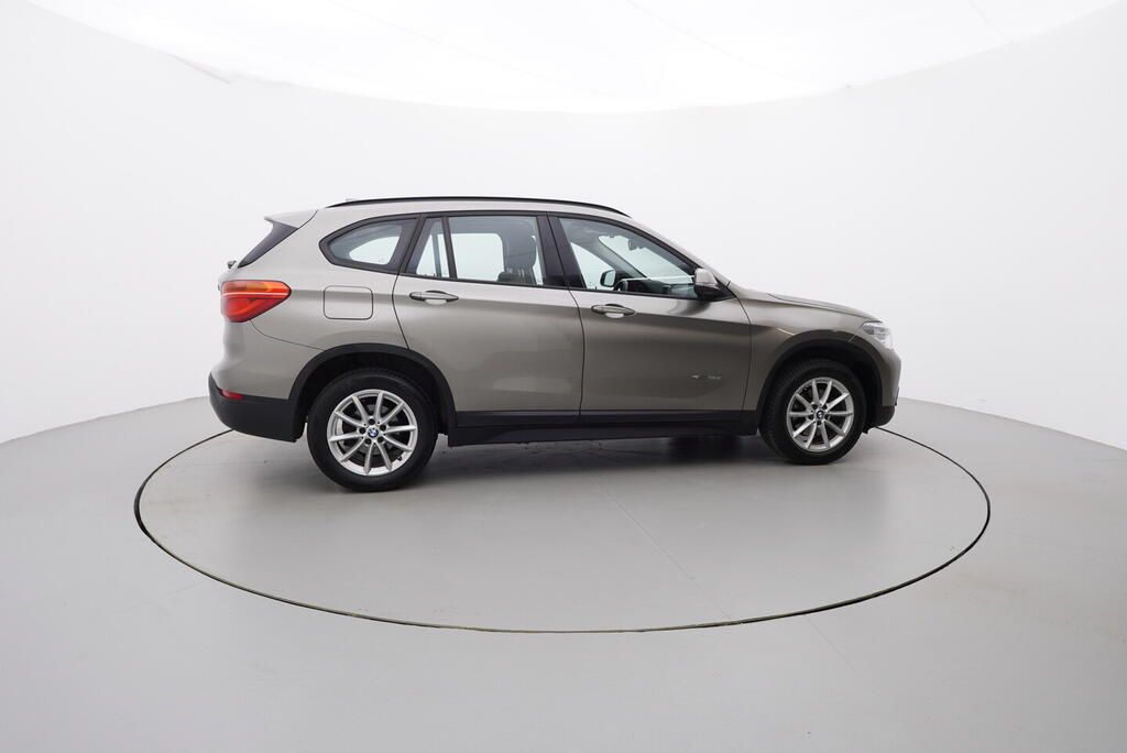 BMW X1, 2.0 110 kW - fotka 6