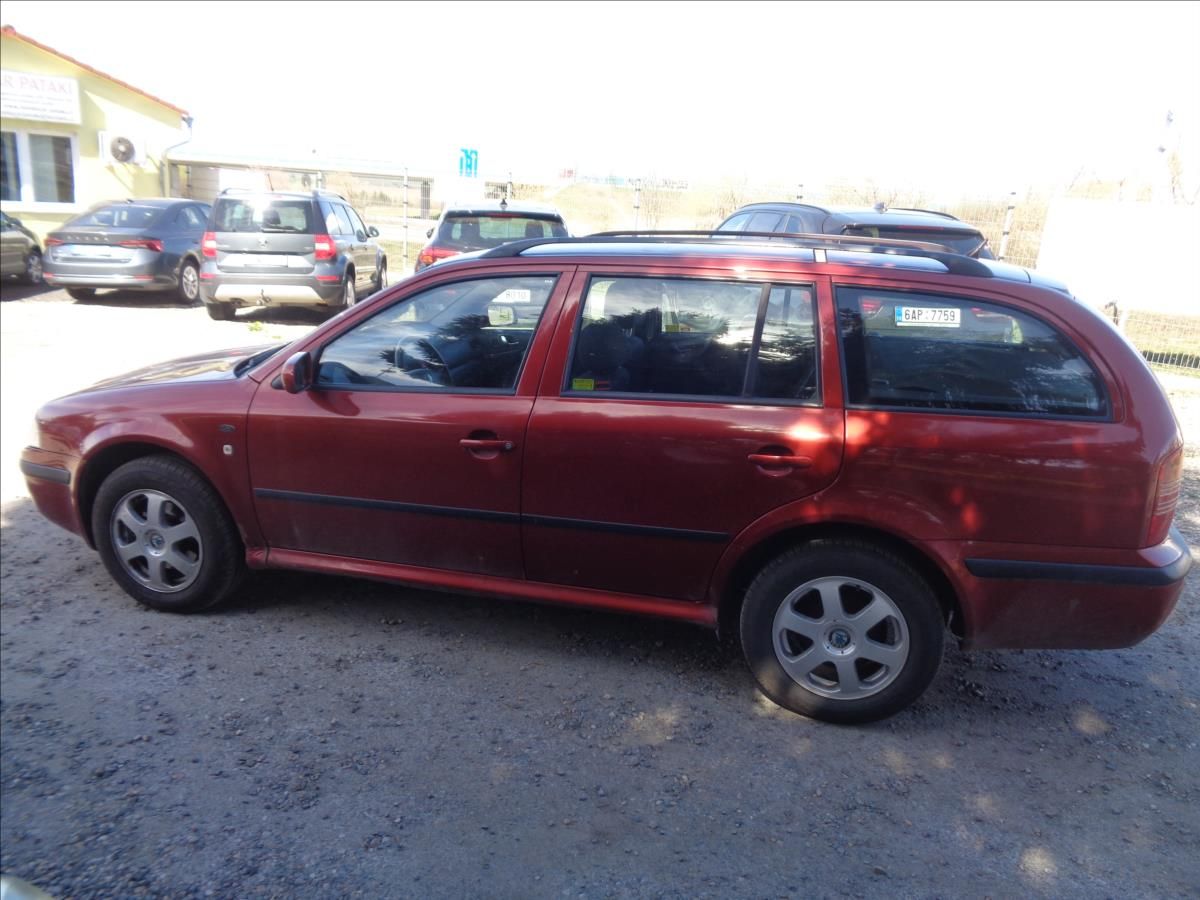 Škoda Octavia, 1,9 - fotka 2