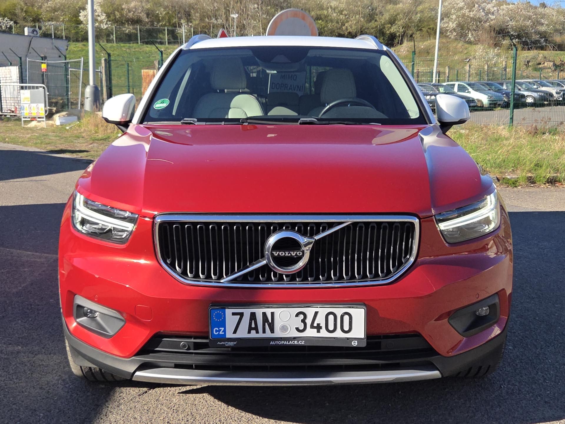 Volvo XC40, 2,0D3 1.majitel - fotka 2