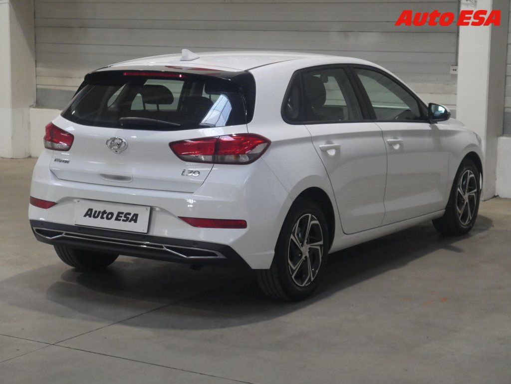 Hyundai i30, 1.0T-GDi,ČR,AC,temp - fotka 4
