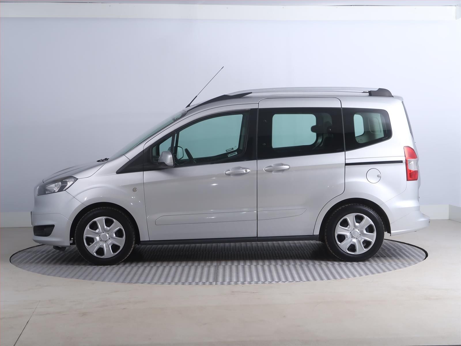 Ford Tourneo Courier, 1.0 EcoBoost, Trend, 5Míst - fotka 3