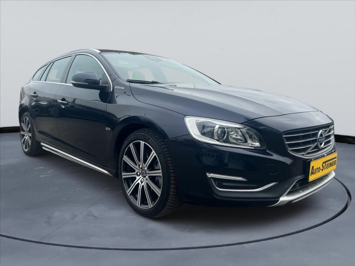 Volvo V60, 2,4 D6 AWD Hybrid - fotka 2