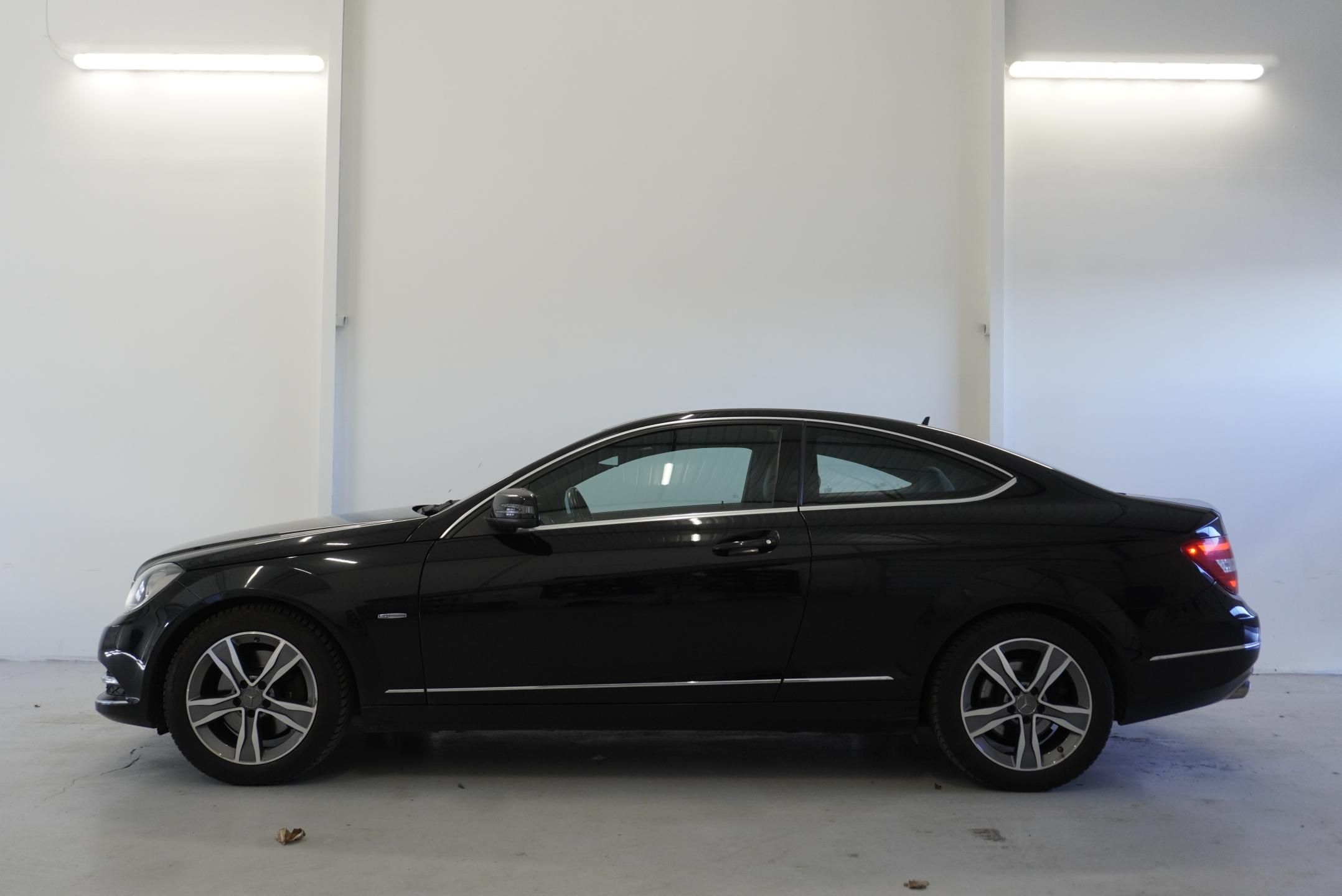 Mercedes-Benz Třídy C, C350 3,5I V6 COUPE AMG-LINE - fotka 2