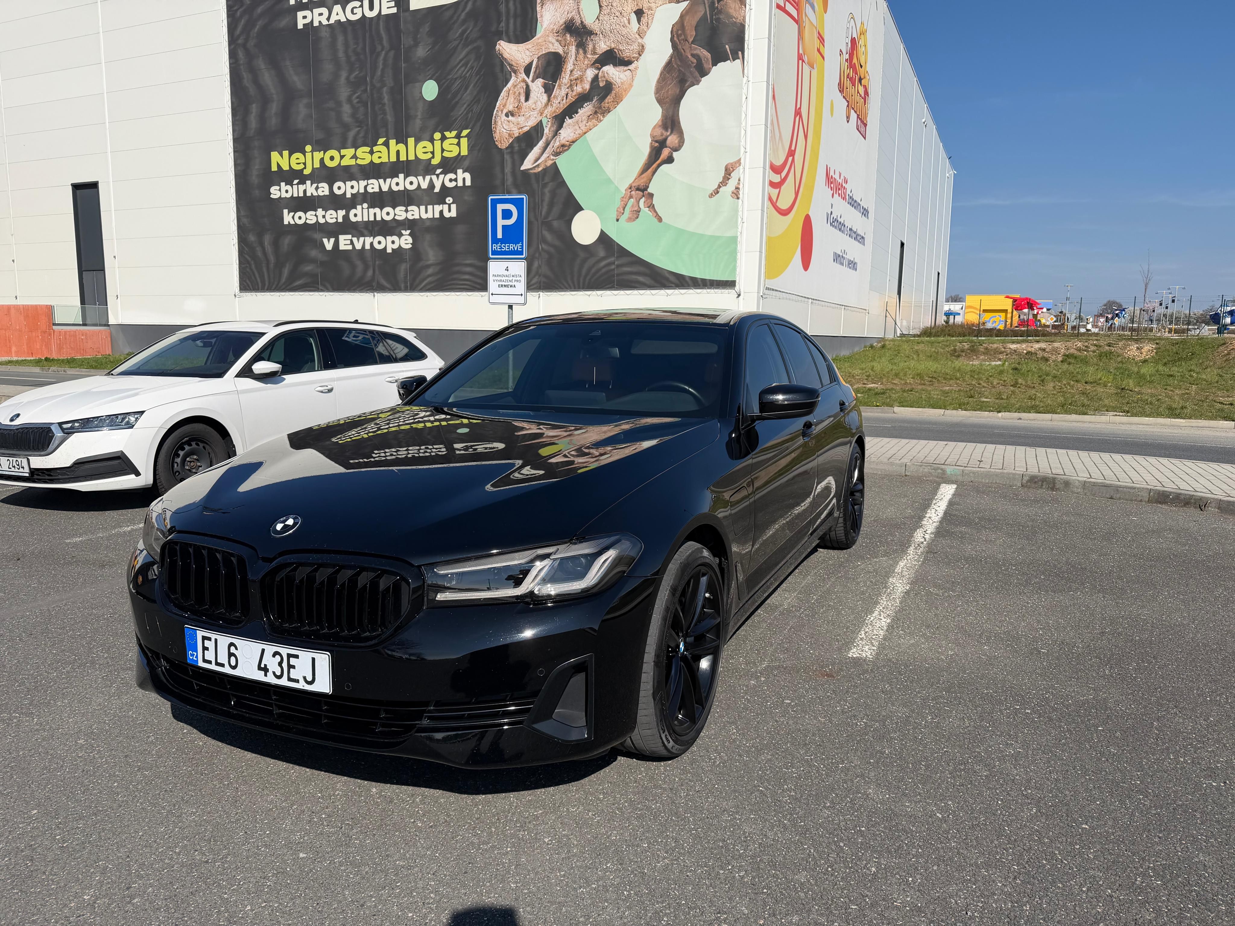 BMW Řada 5, BMW 530e Individual - fotka 2