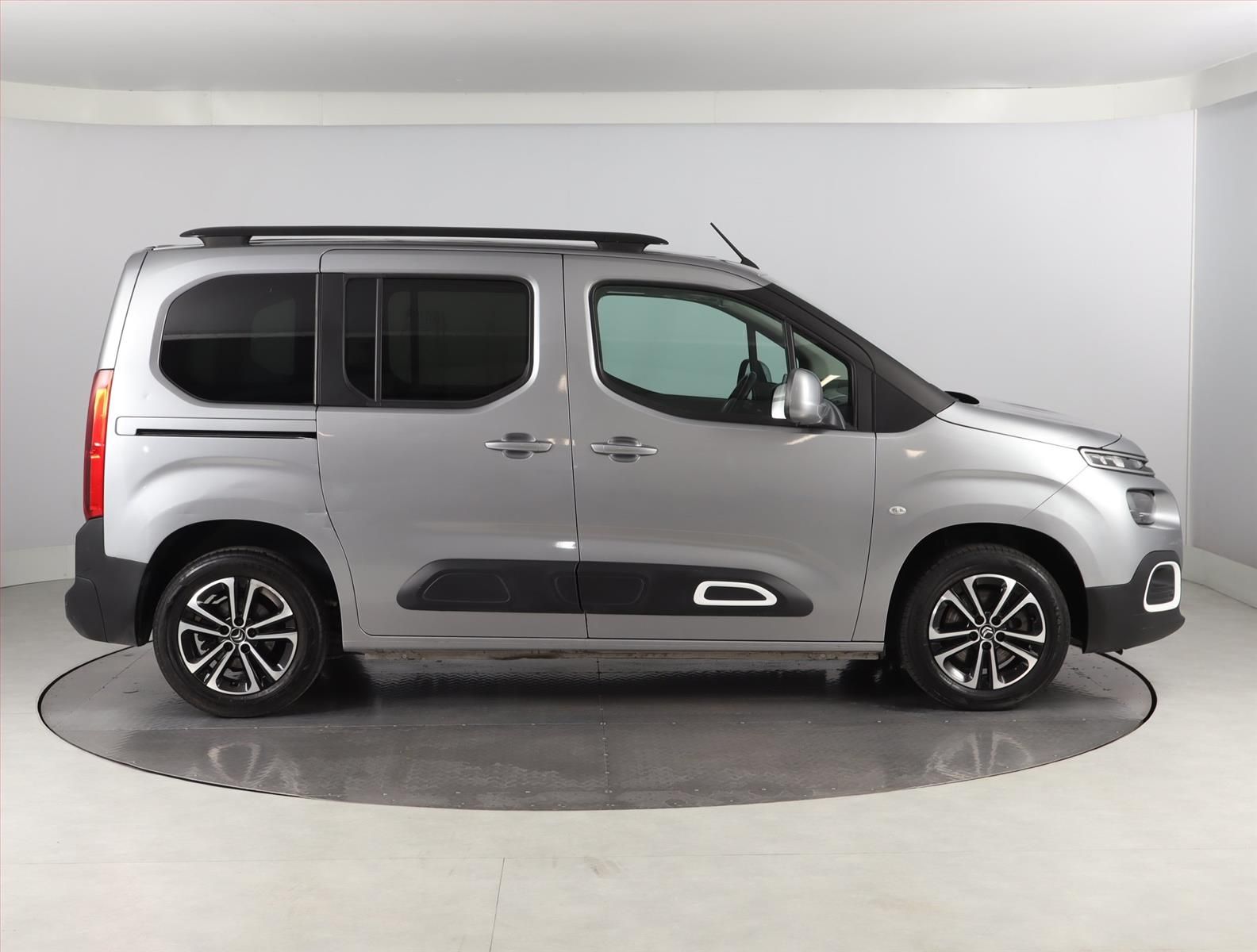 Citroën Berlingo, 1.5 BlueHDi, Shine, 5Míst - fotka 6