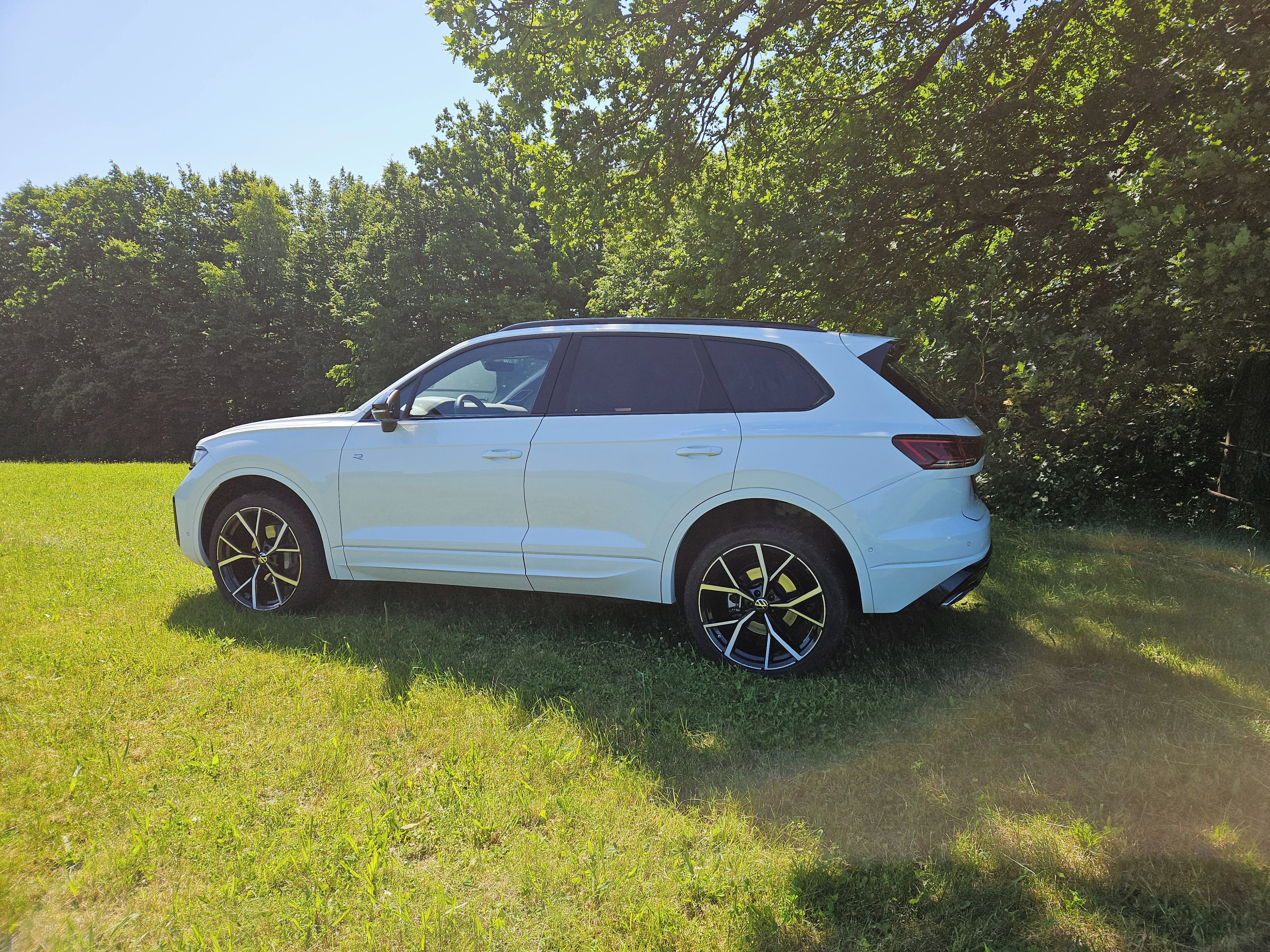Volkswagen Touareg, R-line MAXI VÝBAVA záruka 5let - fotka 2