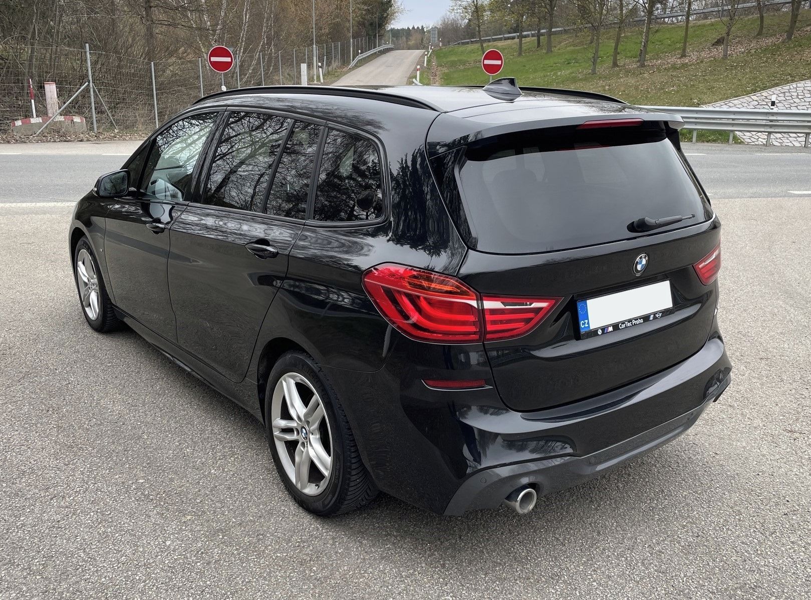 BMW Řada 2, 216d Gran Tourer M Sport 2021 - fotka 2