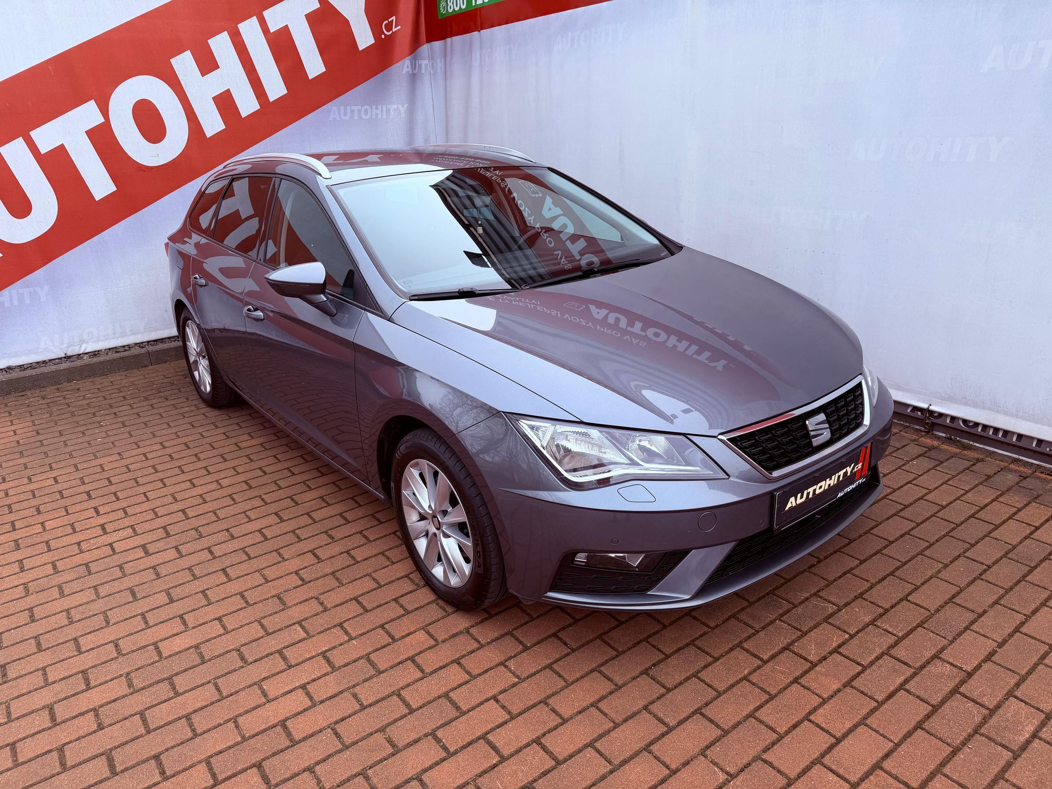 Seat Leon, 1.6 TDi DSG, Tažné, Navi - fotka 5