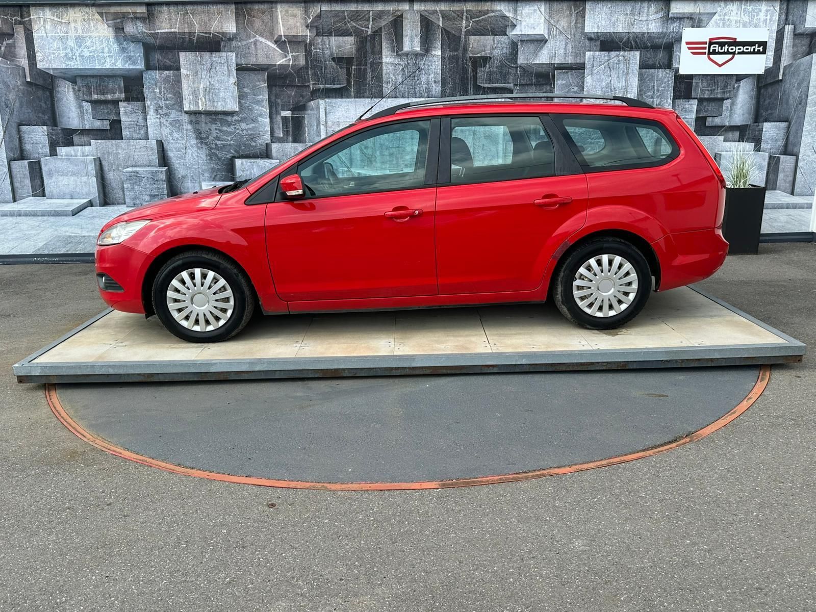 Ford Focus, 1.6TDCi, 66KW, VYHŘ. SEDADLA - fotka 4