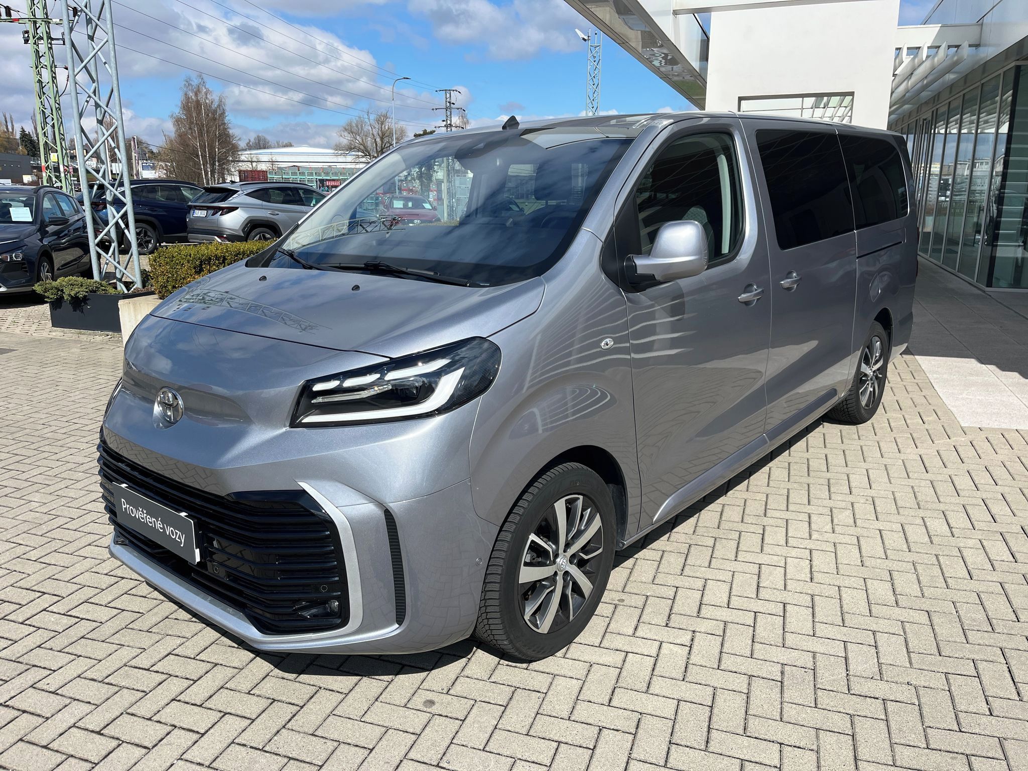 Toyota Proace Verso, 2.0 140k L2 Family Webasto 8AT - fotka 2
