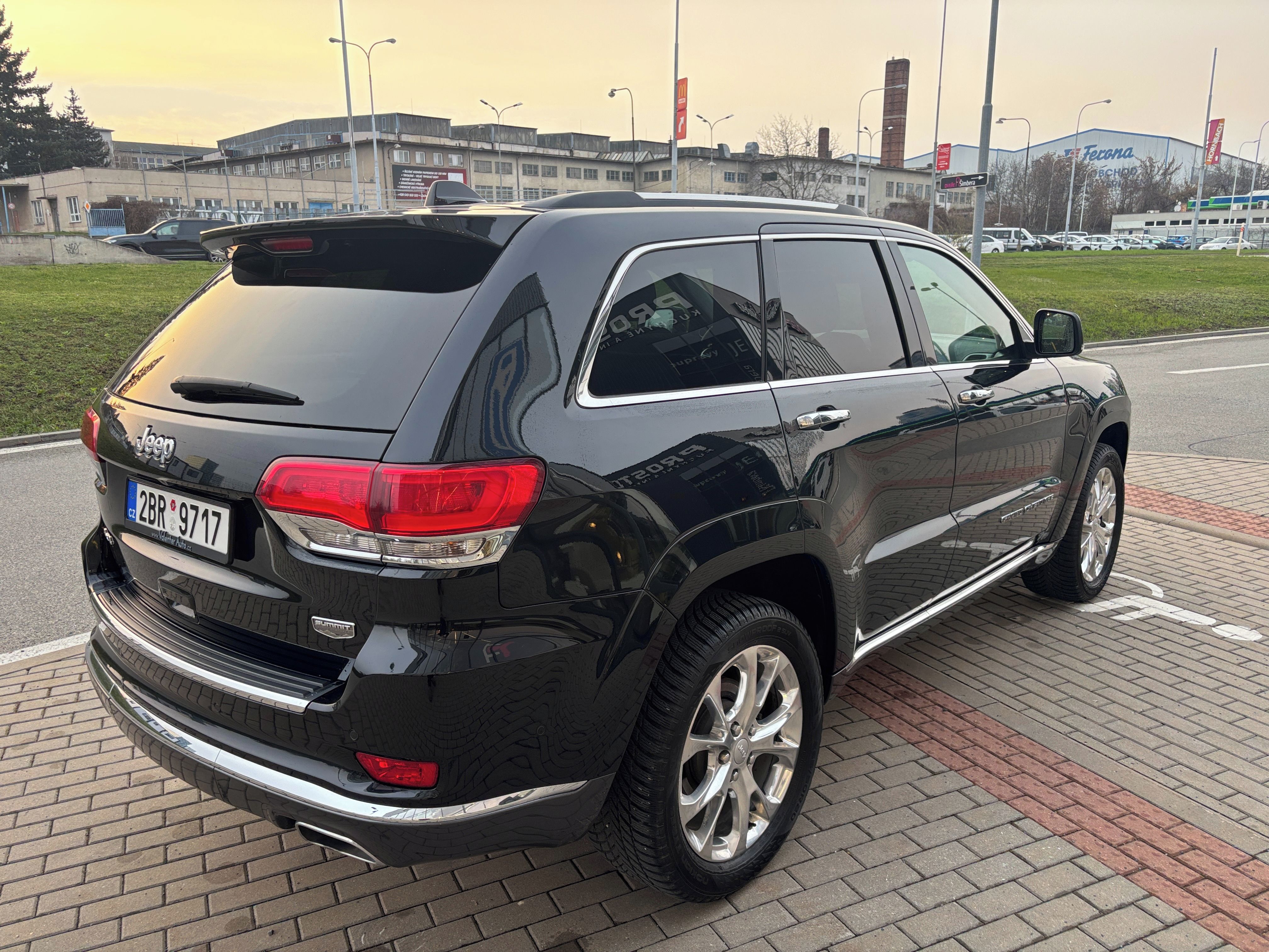 Jeep Grand Cherokee, 3.0CRd 184kW Overland DPH - fotka 6