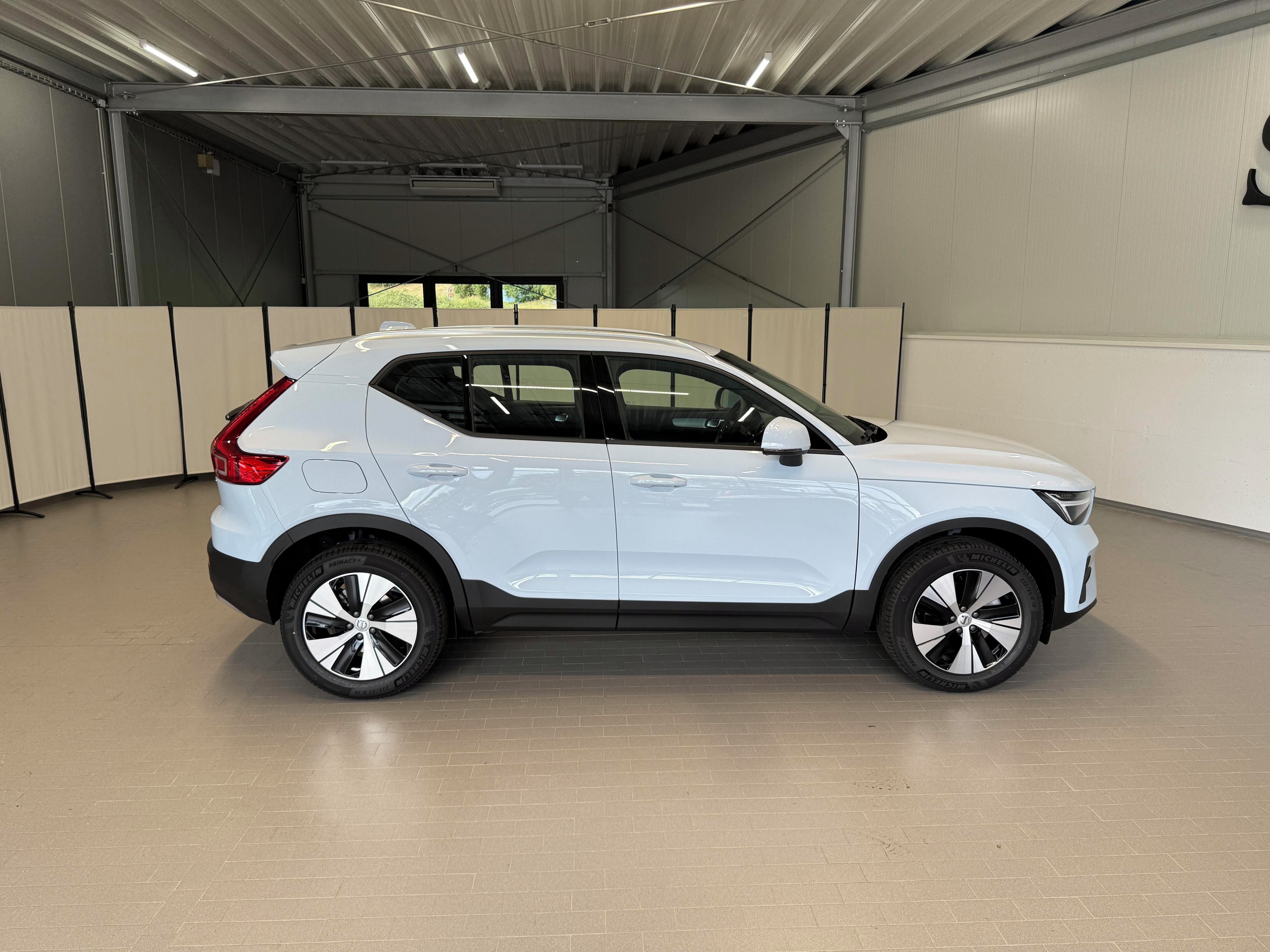 Volvo XC40, B3 2.0L 163 HP AT7 FWD CORE - fotka 4