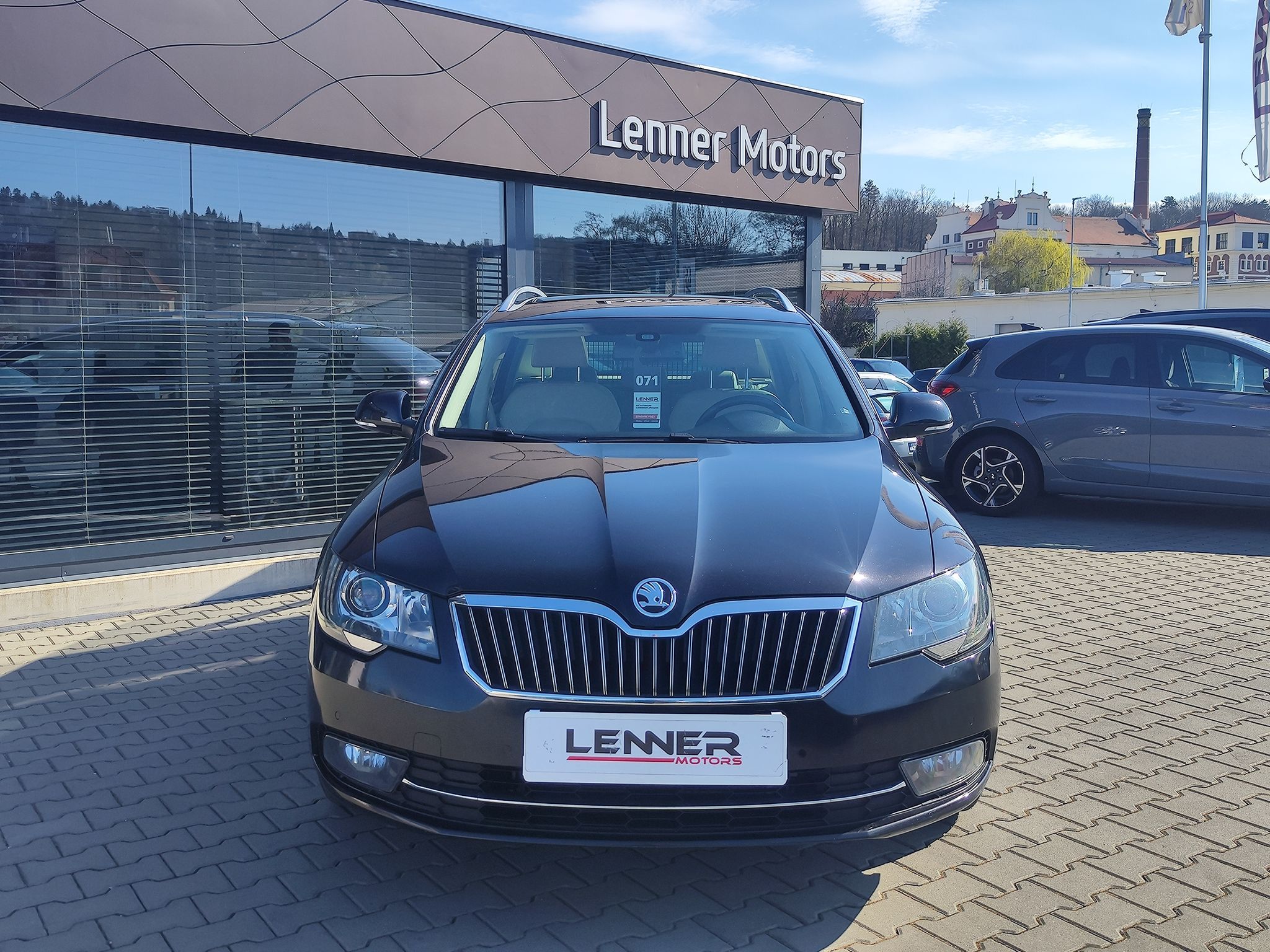 Škoda Superb, 2.0 TDi/125 kW Elegance DSG - fotka 2