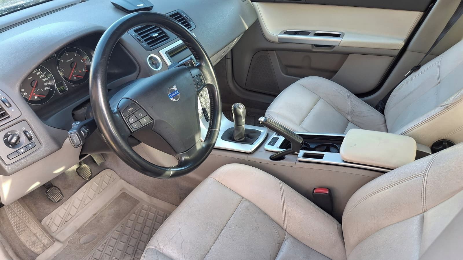 Volvo S40, top historie klima max výbava - fotka 5