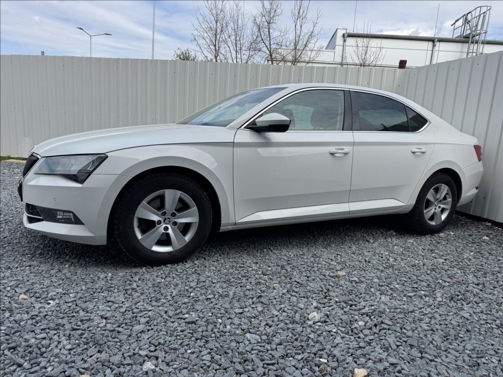 Škoda Superb, 2,0 TDI 140kW ACC - fotka 3