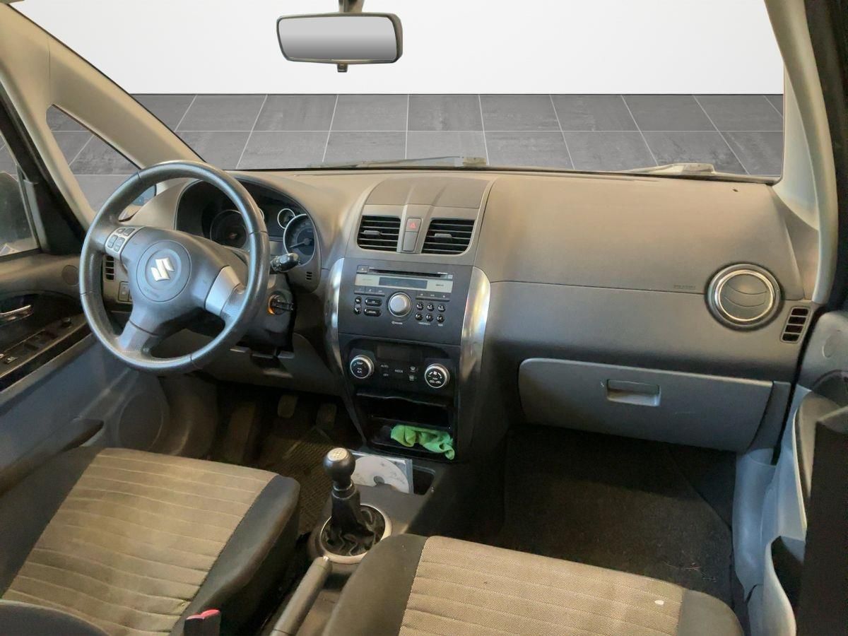 Suzuki SX4, 1,6   Club - fotka 2