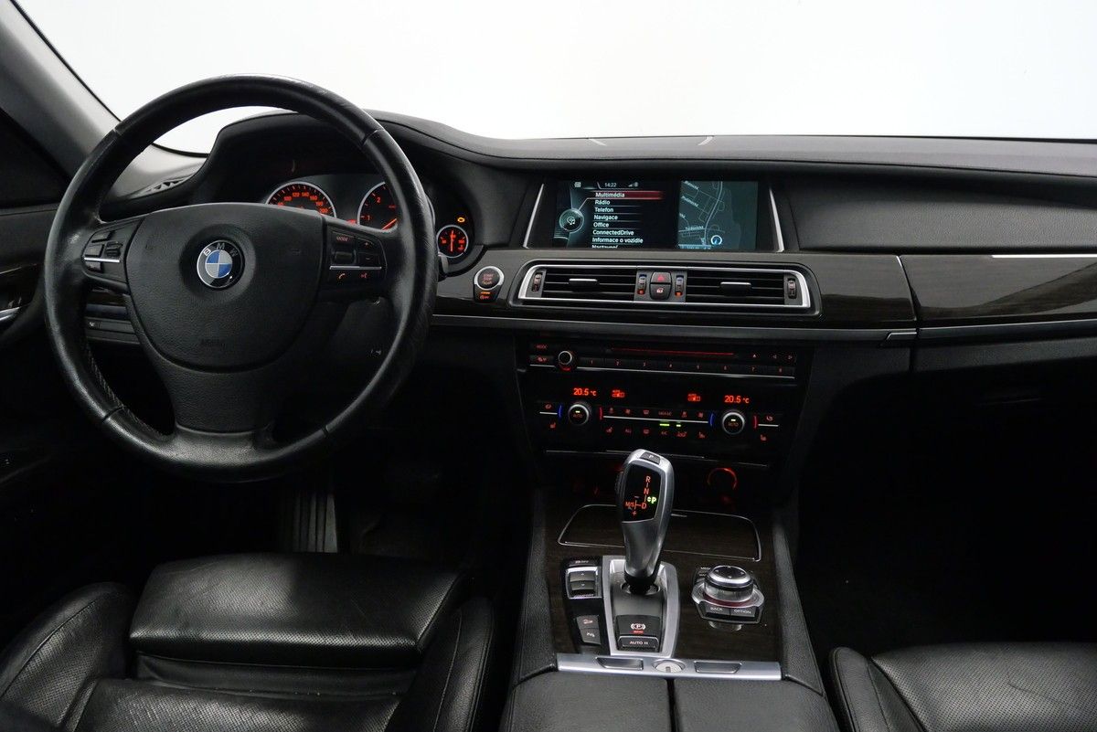BMW Řada 7, 740d 230 kW xDrive Long - fotka 5