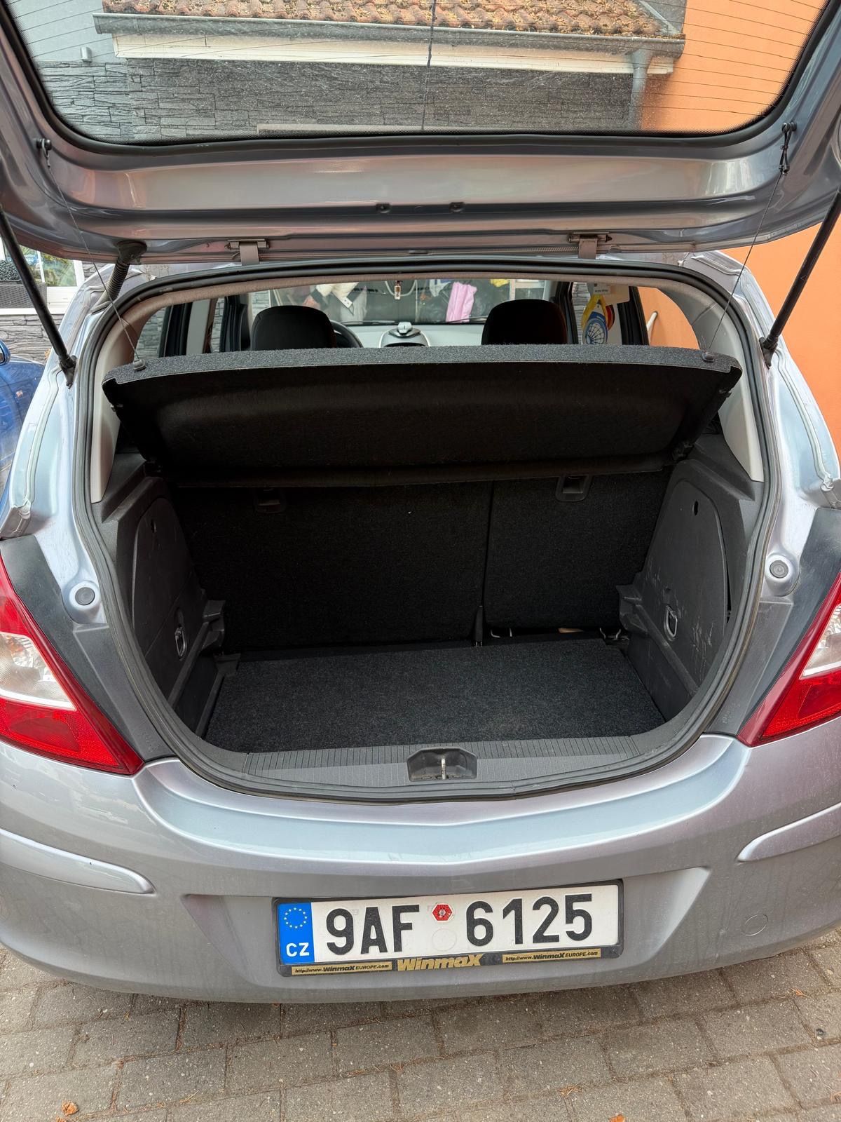 Opel Corsa, Opel Corsa 1.2 59 kW - fotka 6