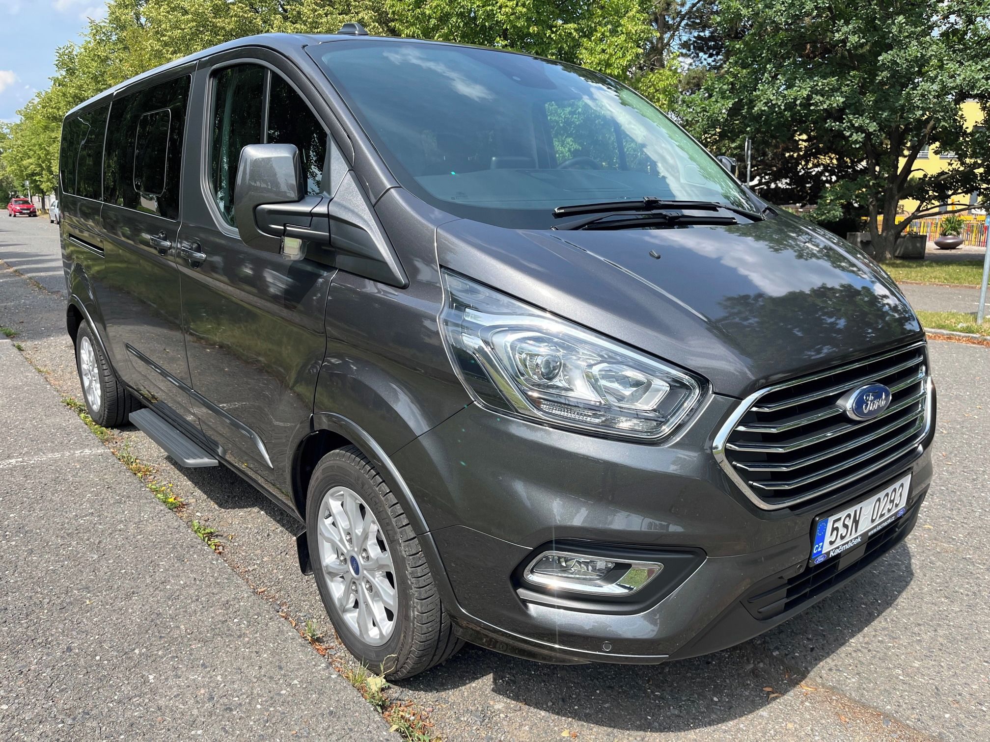 Ford Tourneo Custom, se spací vestavbou