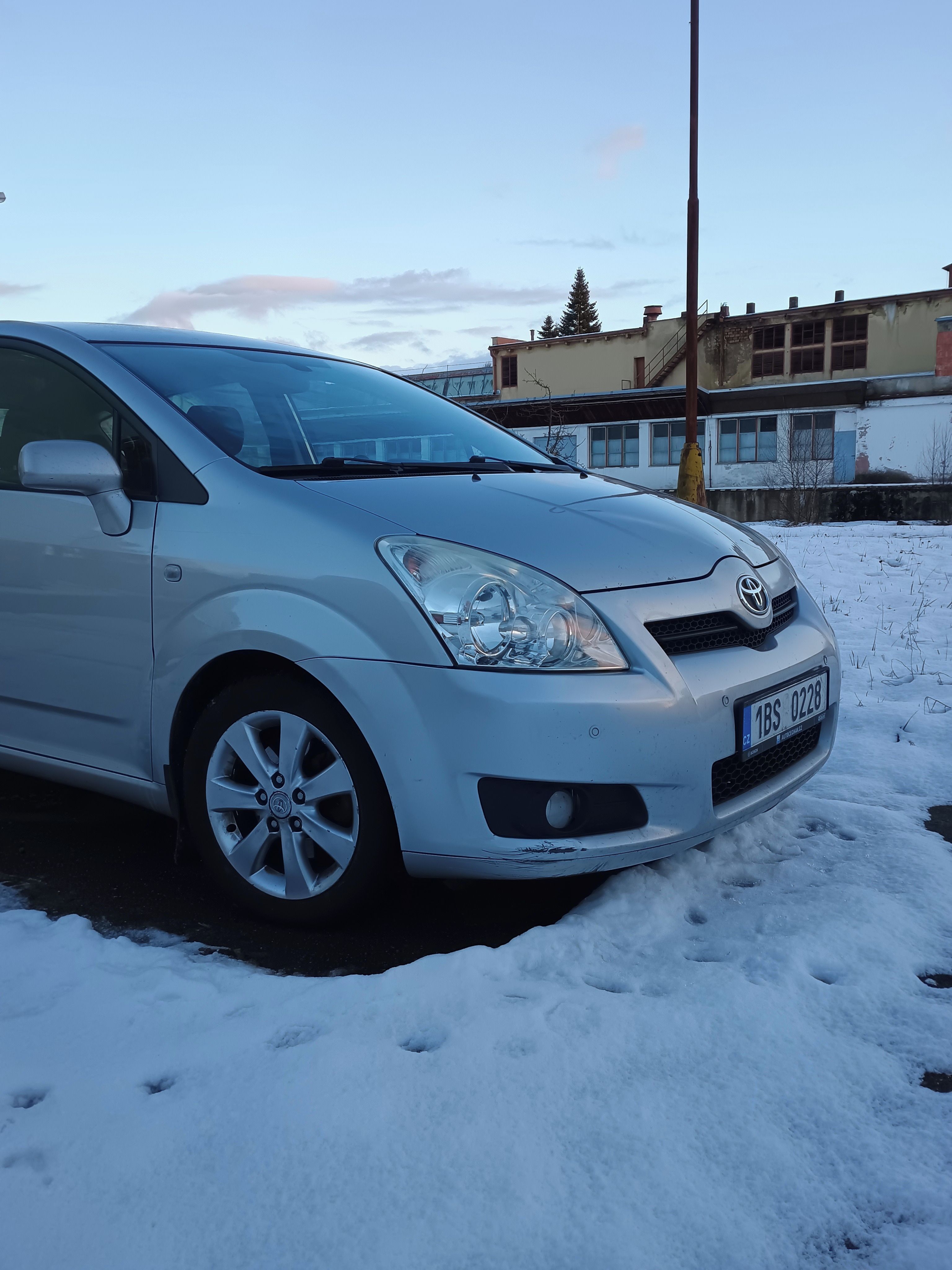 Toyota Corolla Verso, Diesel 2,2-100kW - STK 2/2028 - fotka 2