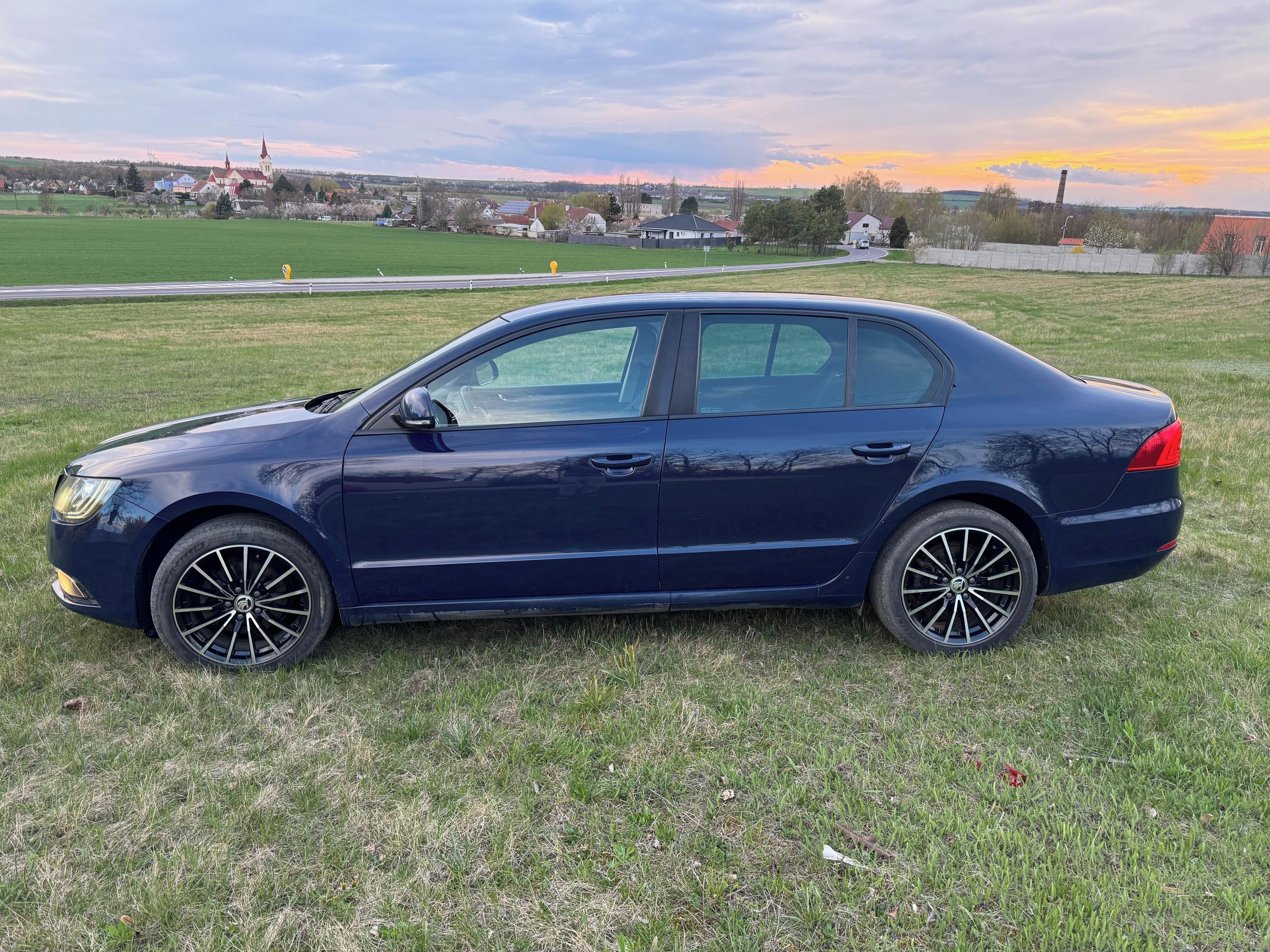 Škoda Superb - fotka 5