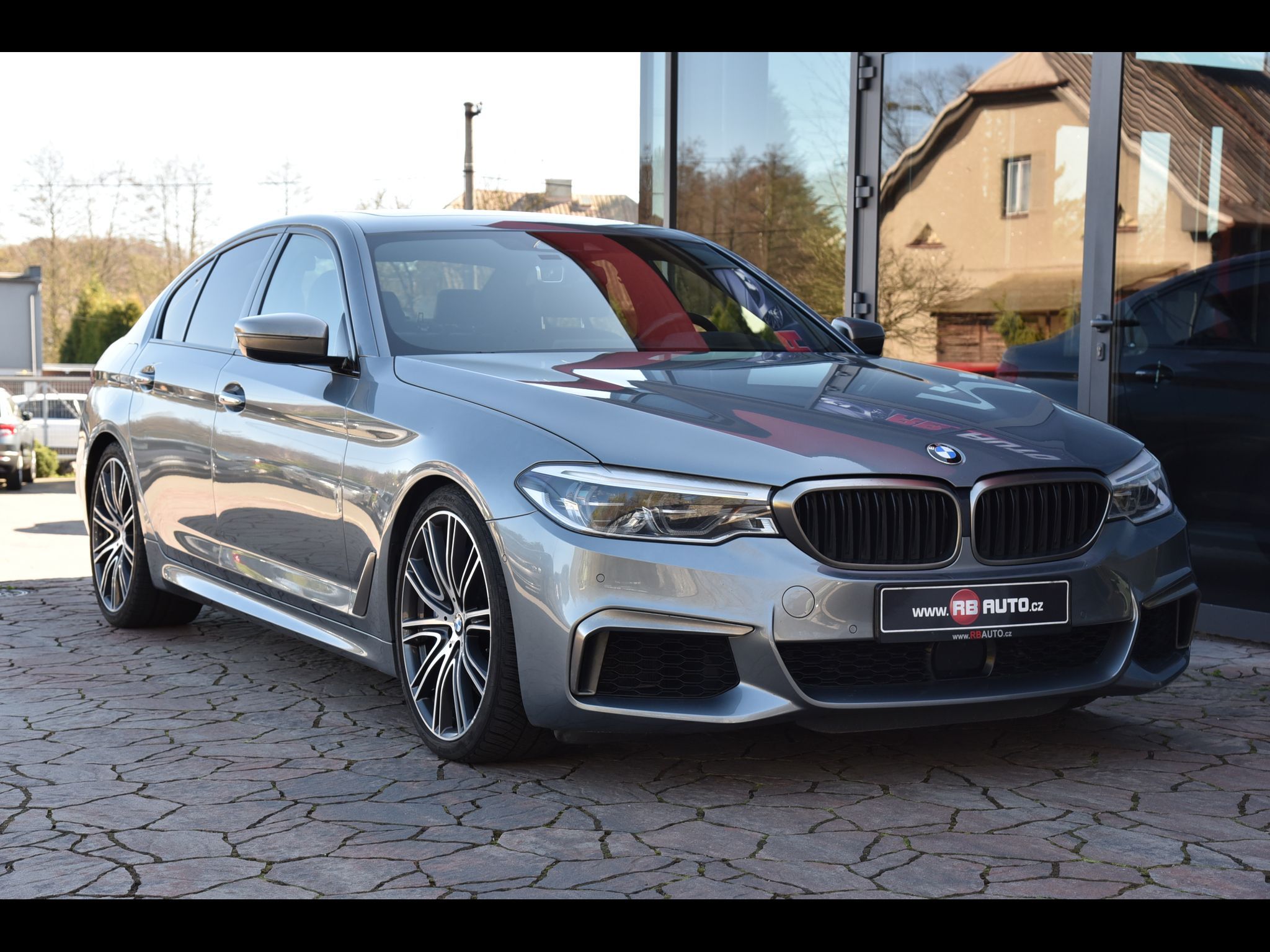 BMW Řada 5, 340kw