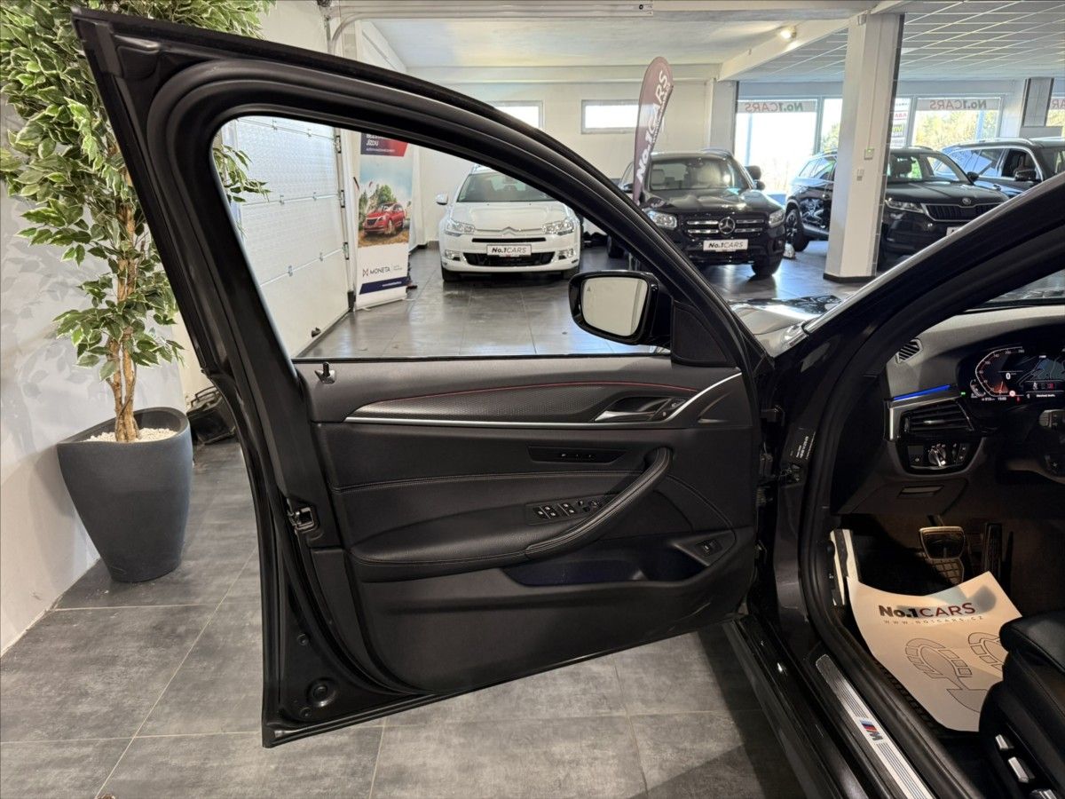 BMW Řada 5, 3,0   530D M-PAKET PANO LASER - fotka 6