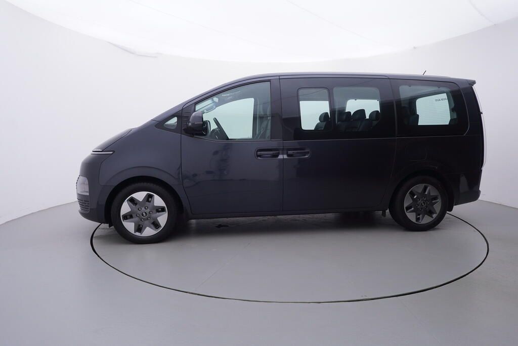 Hyundai Staria, 2.2 CRDi 130 kW - fotka 2