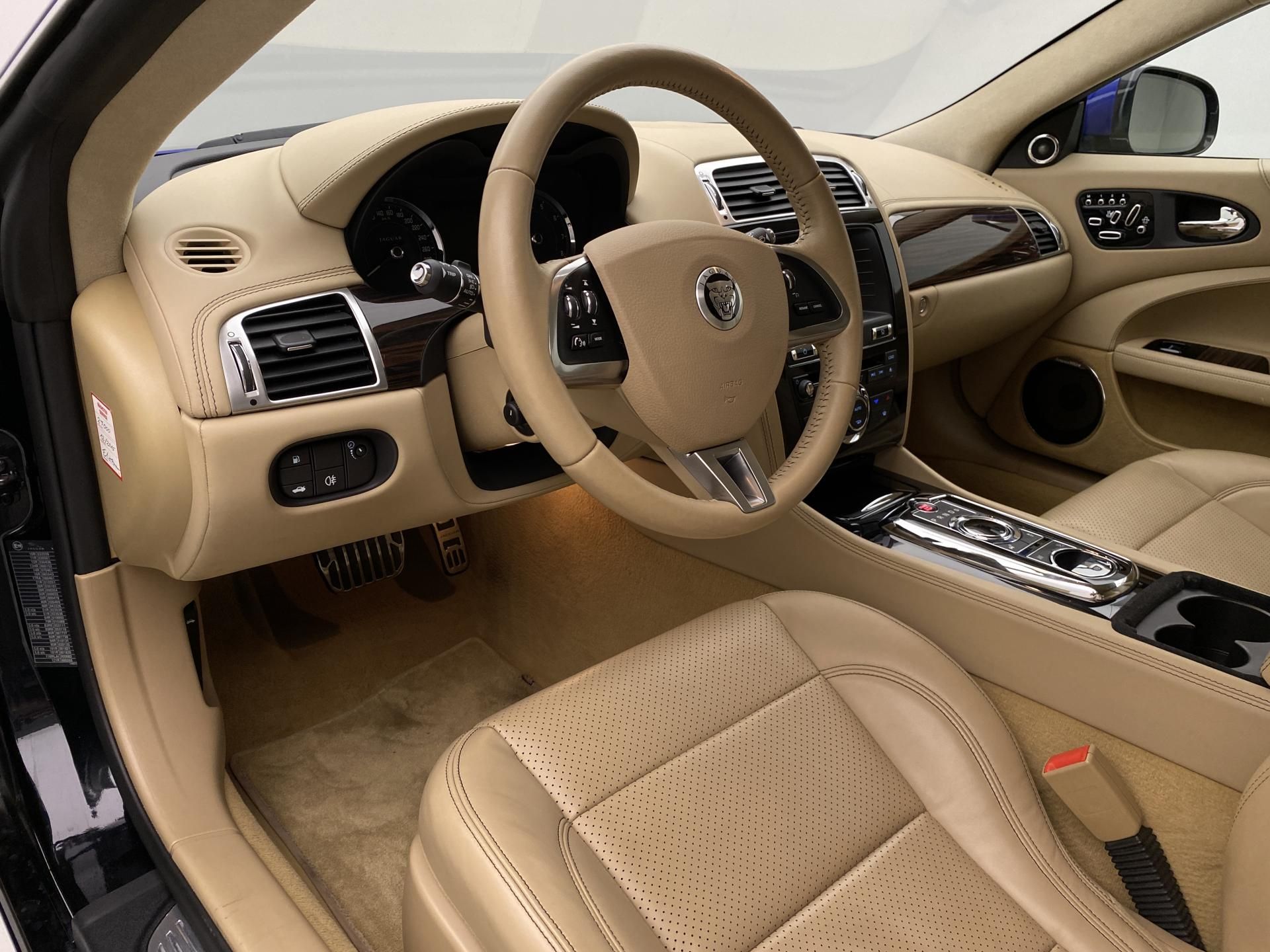 Jaguar XK, 5.0 V8 283kW AUT - fotka 4