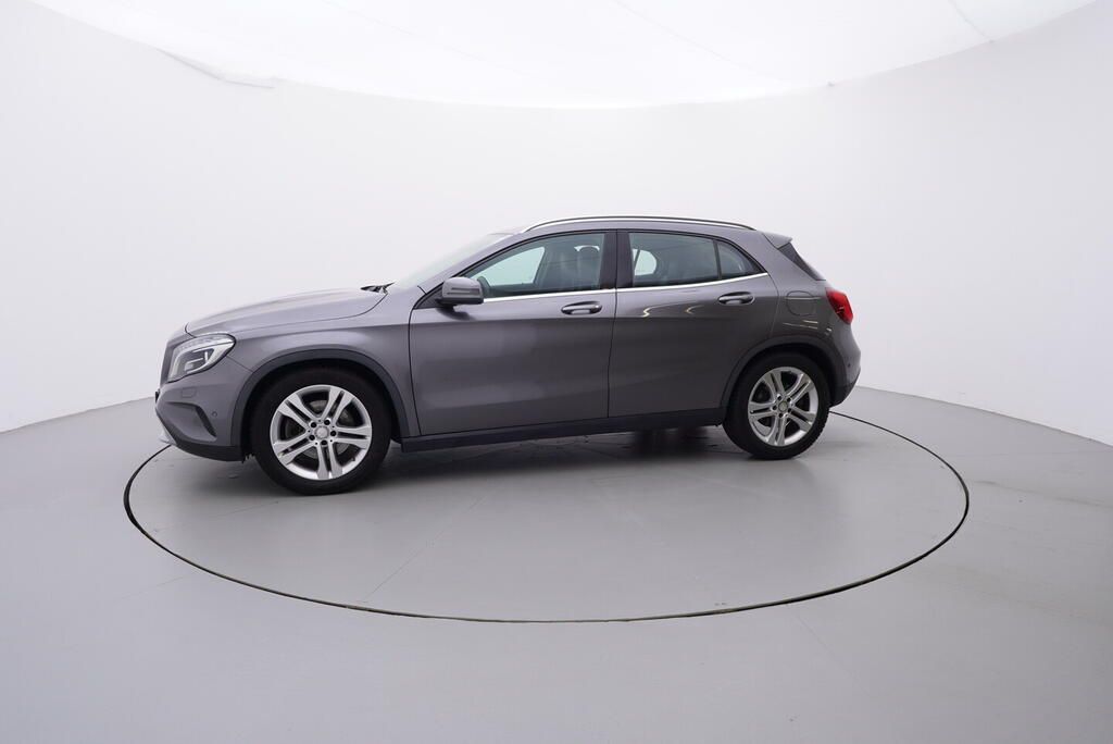 Mercedes-Benz GLA, Urban 2.0 155 kW - fotka 2