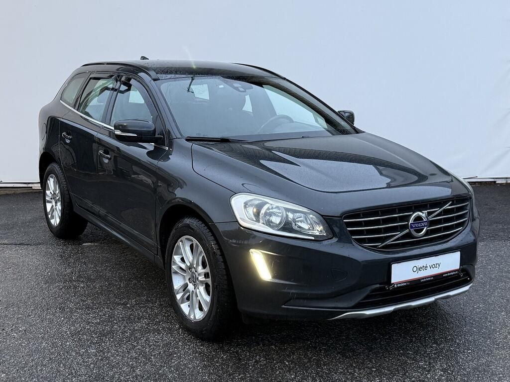 Volvo XC60, Momentum 2.0 D4 133 kW - fotka 4