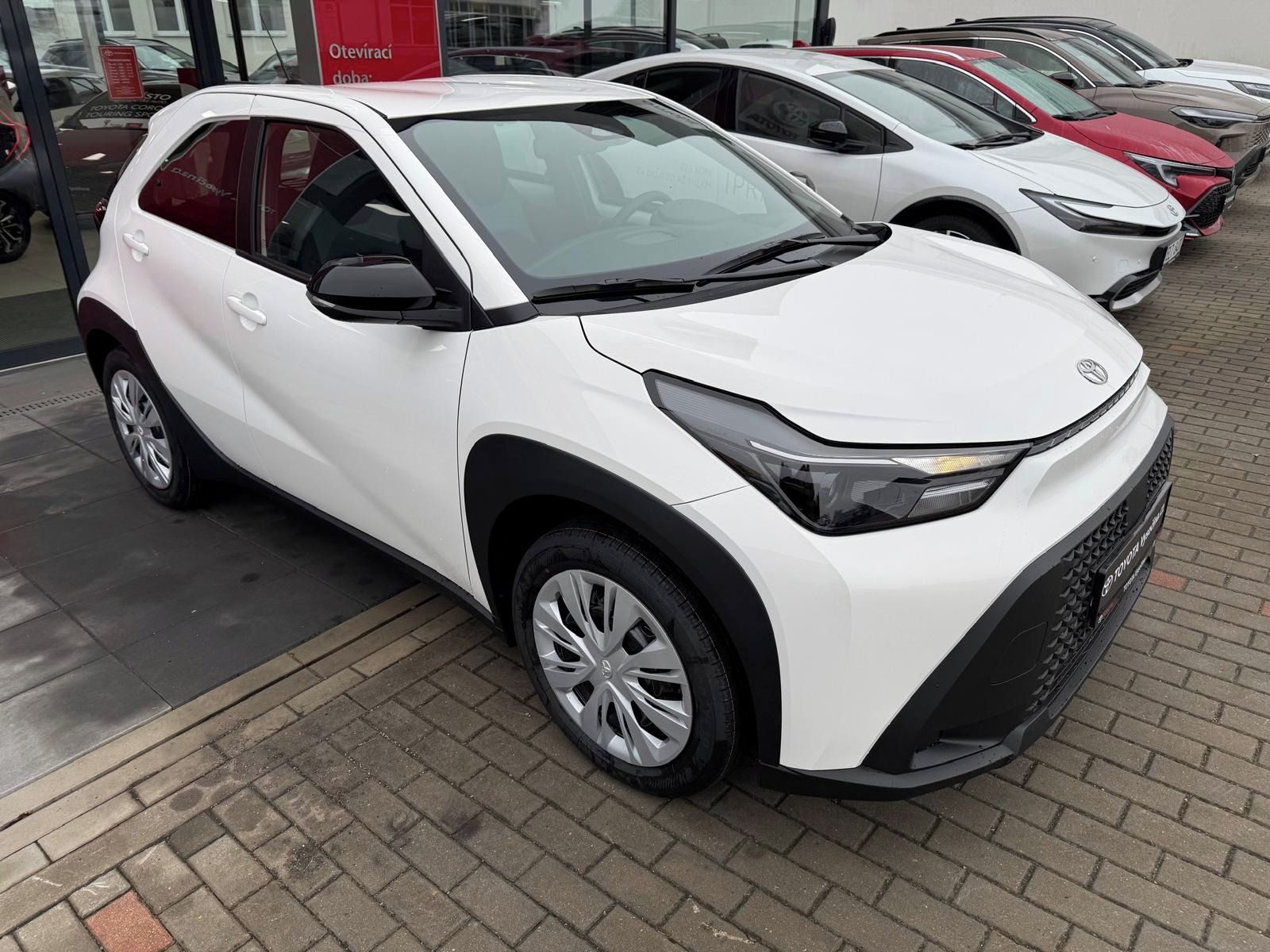 Toyota Aygo, 1.5HEV 116PS Active - fotka 4