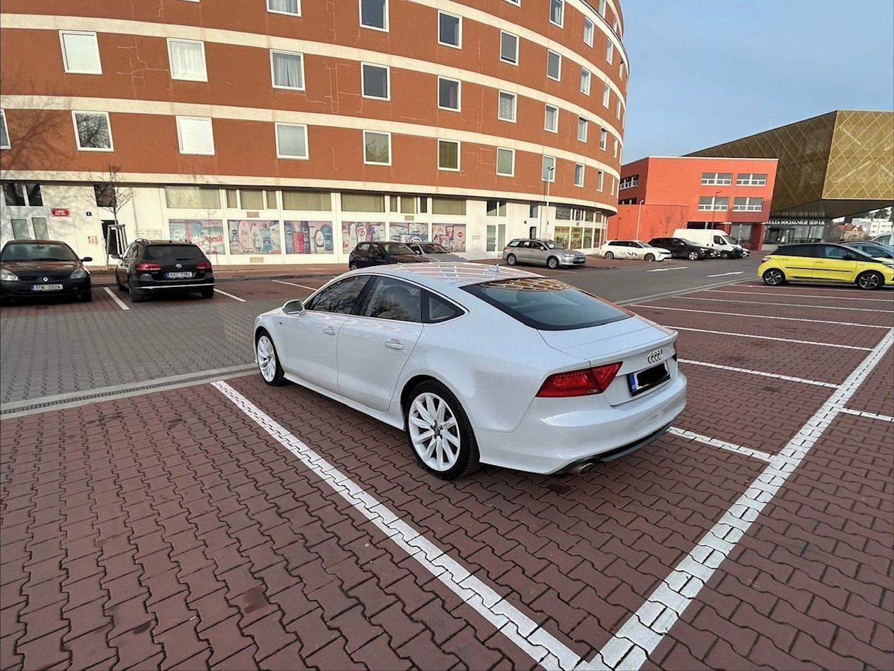 Audi A7, 230kW, V6, S-line, plná výbava - fotka 3