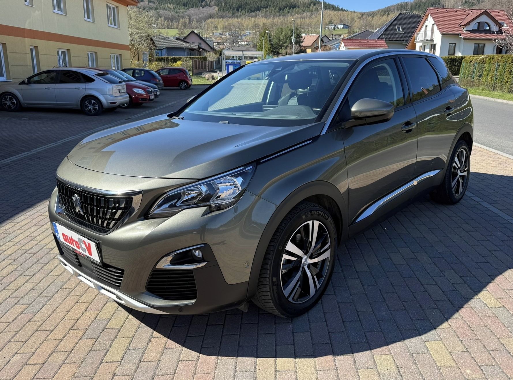 Peugeot 3008, 1.2 PureTech 96kW ALLURE - fotka 2