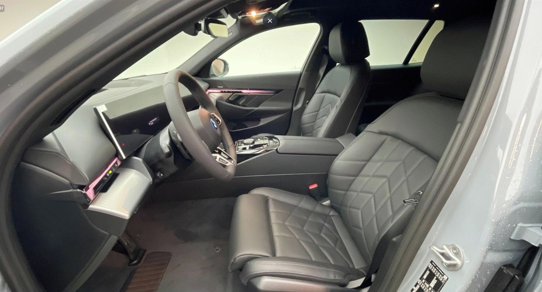 BMW Řada 5, 550e A xDrive Tou M-Sport,Pano - fotka 6