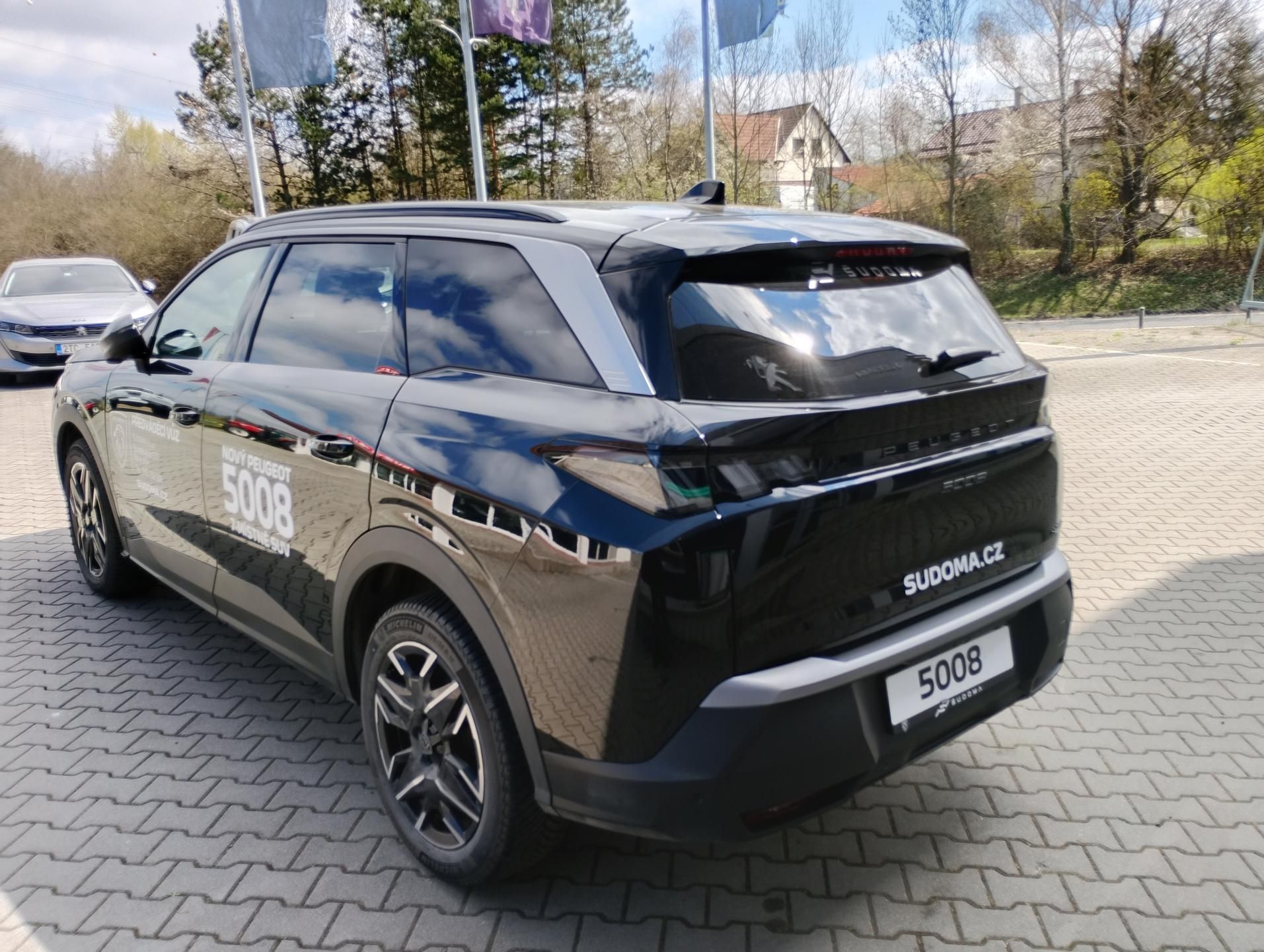 Peugeot 5008, ALLURE Hybrid 145e-DCS6 5 míst - fotka 5
