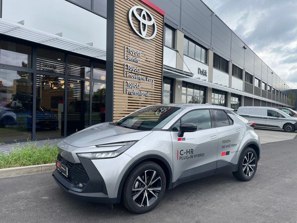 Toyota C-HR, 1.8L Style Hybrid 2x4 - fotka 2