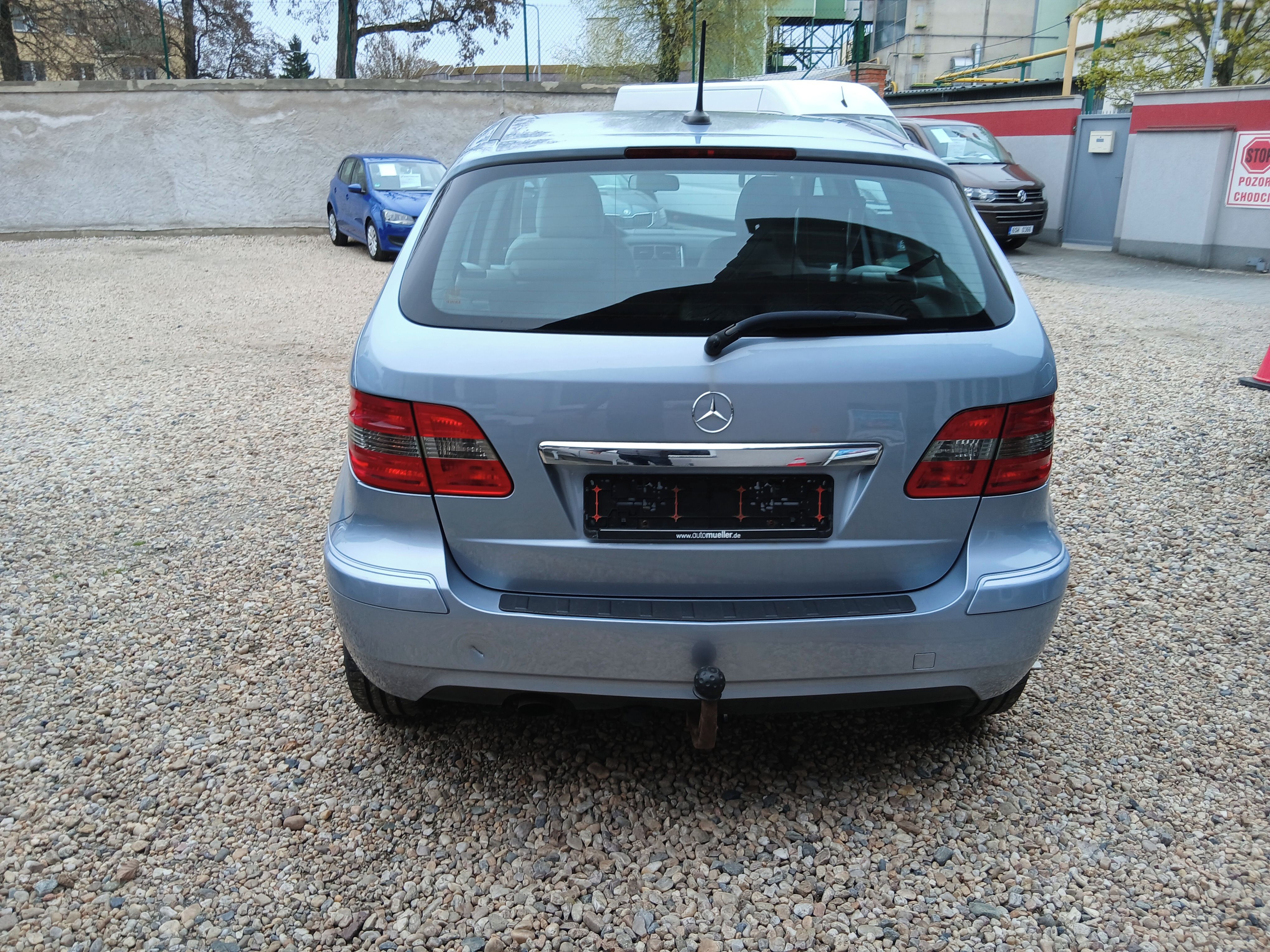 Mercedes-Benz Třídy B, B180i 85KW +Zimní kola - fotka 6