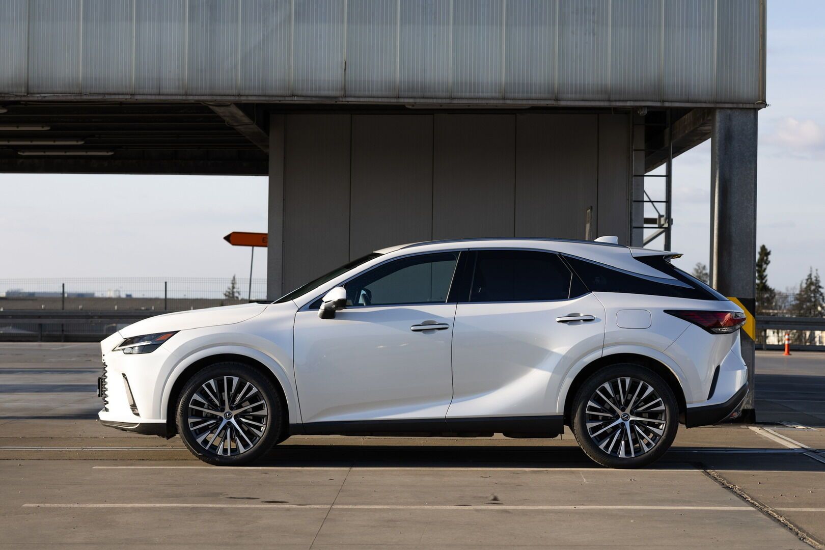 Lexus RX, 450H+ 2,5 PHEV EXECUTIVE PLUS - fotka 5