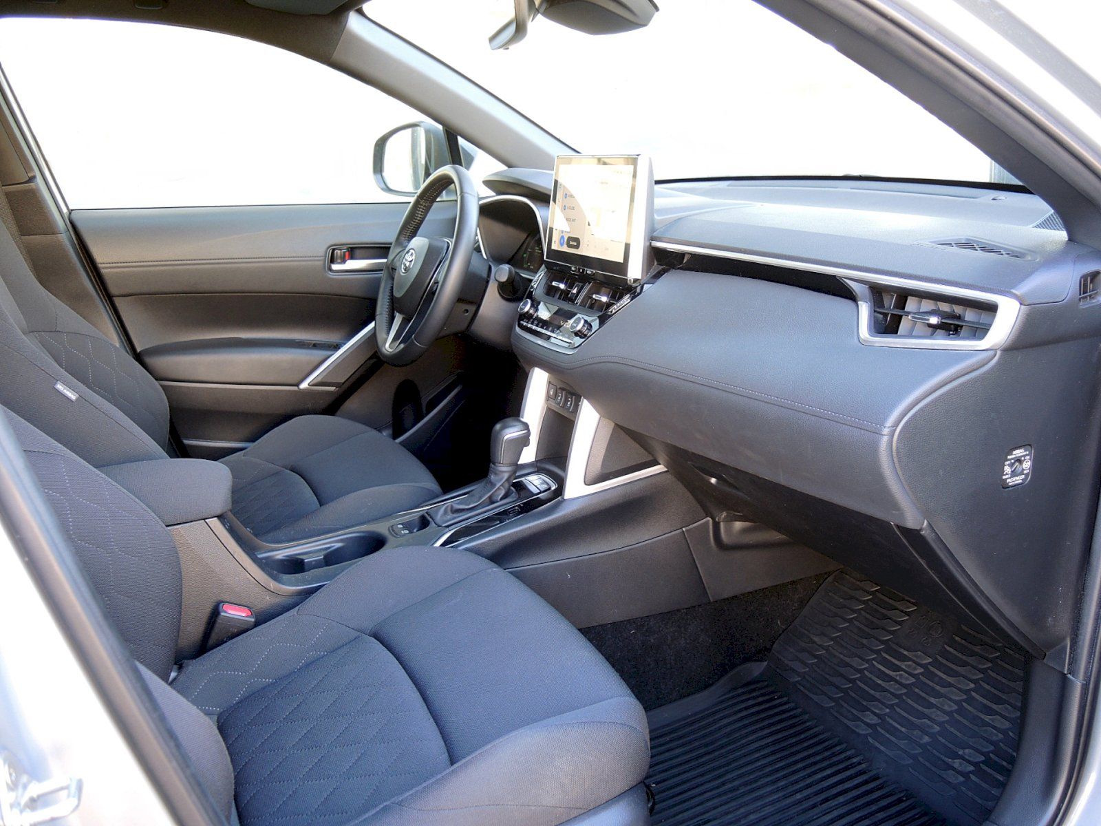 Toyota Corolla Cross, 2,0 Hybrid e-CVT 146 kW  Comfo - fotka 6