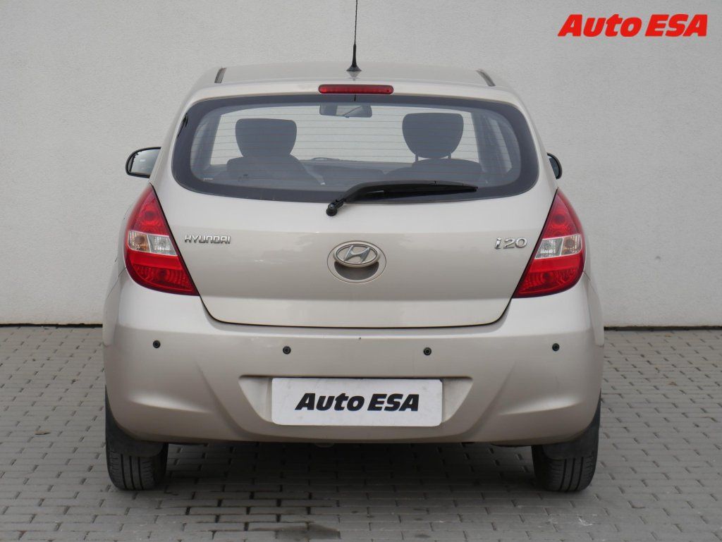 Hyundai i20, 1.2i,ČR,AC,park.asist - fotka 5