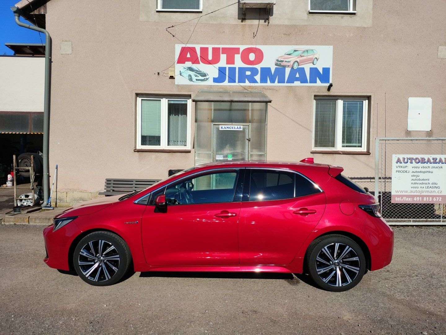 Toyota Corolla, 1.8 Hybrid - fotka 5