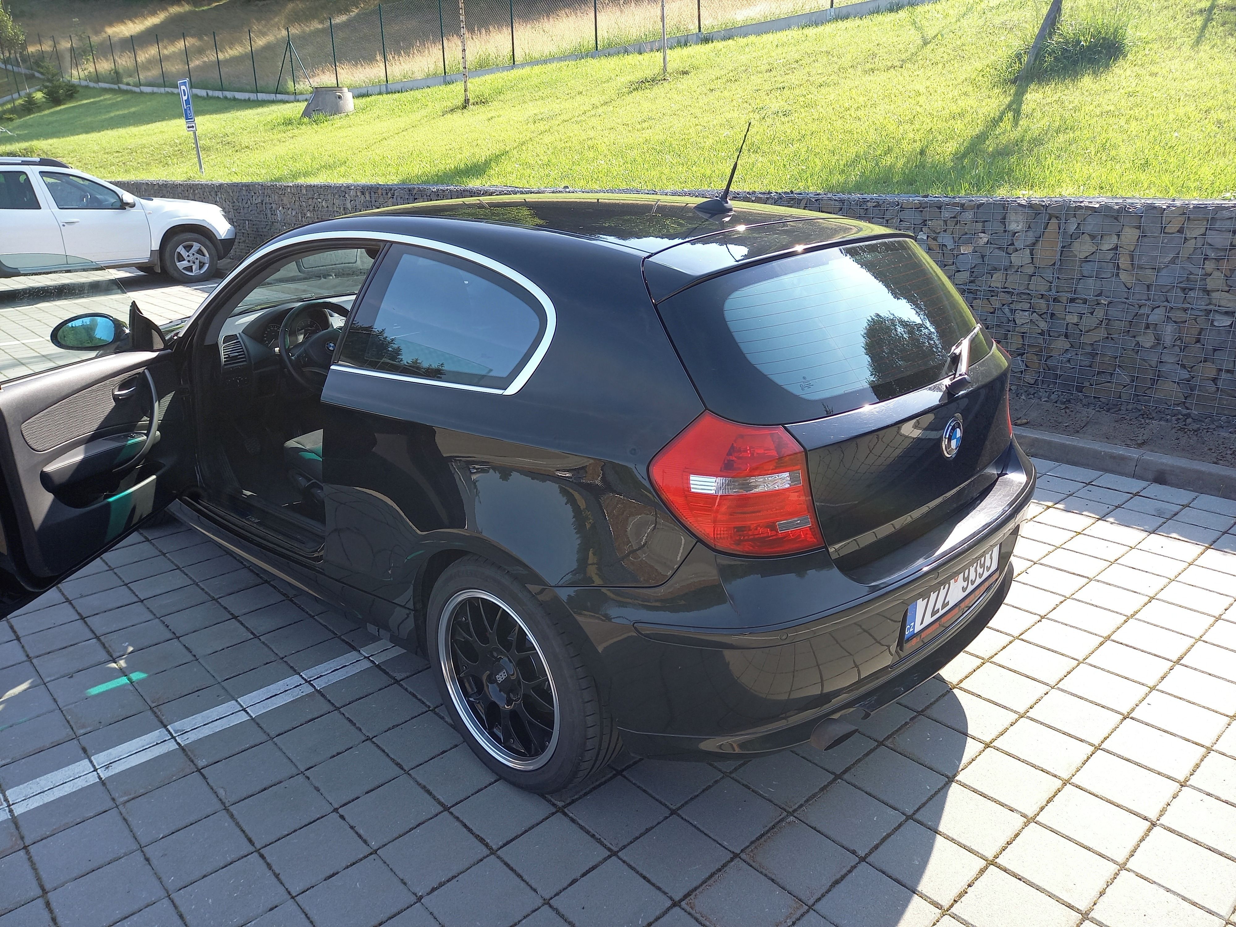 BMW Řada 1, BMW 116i E81 coupe, 90 kW - fotka 5