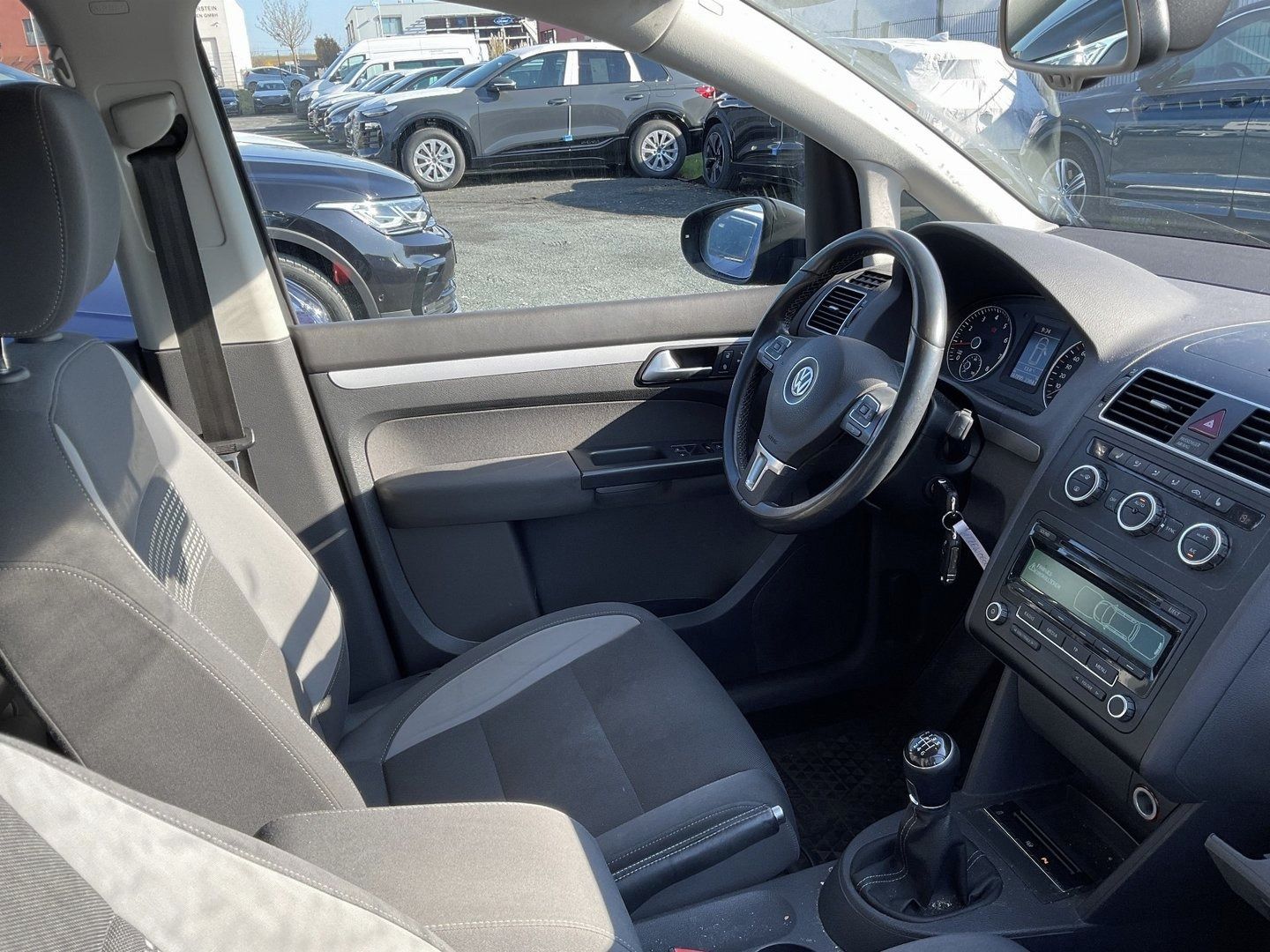 Volkswagen Touran, 1.2 Tsi 77KW LIFE VYHŘ. SEDADE - fotka 3