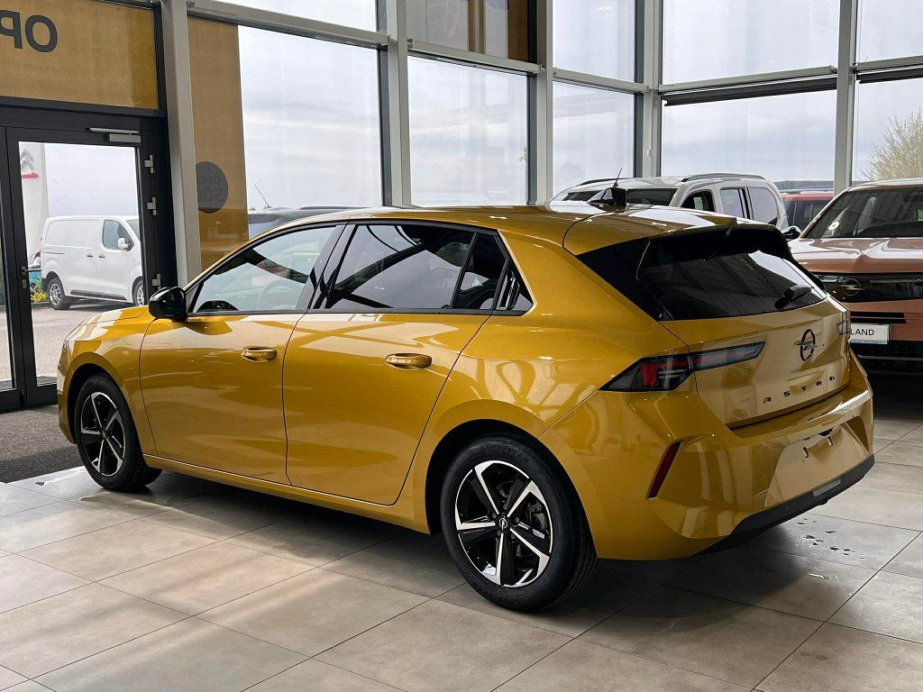 Opel Astra, Edition HB 1.2 Hybrid 145k - fotka 6