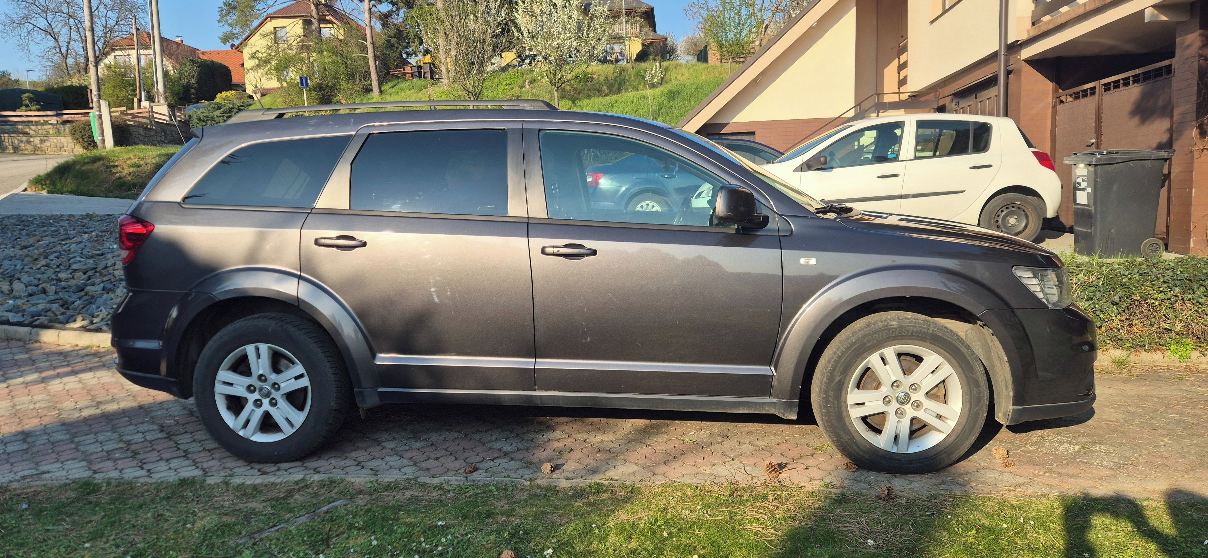 Fiat Freemont, diesel 4x4, AT6 nouzový režim - fotka 3