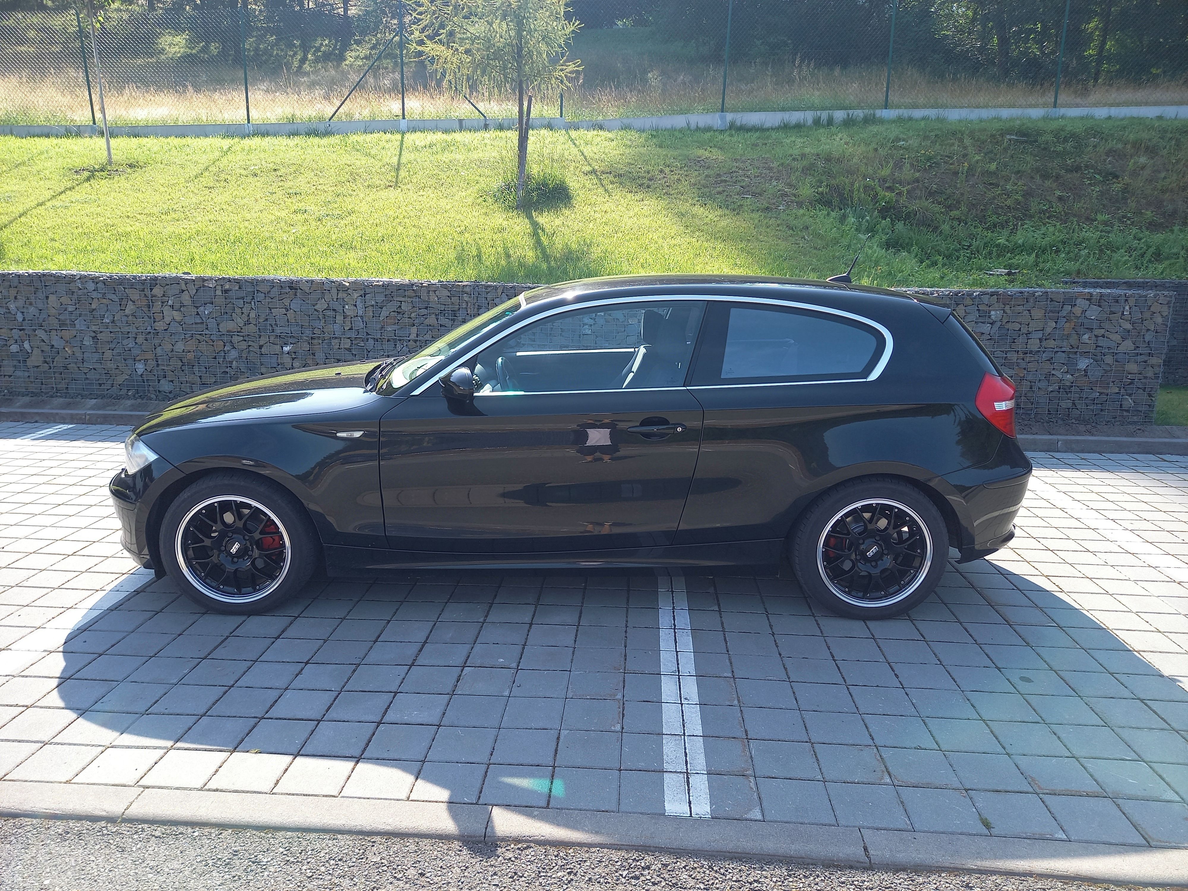 BMW Řada 1, BMW 116i E81 coupe, 90 kW - fotka 6