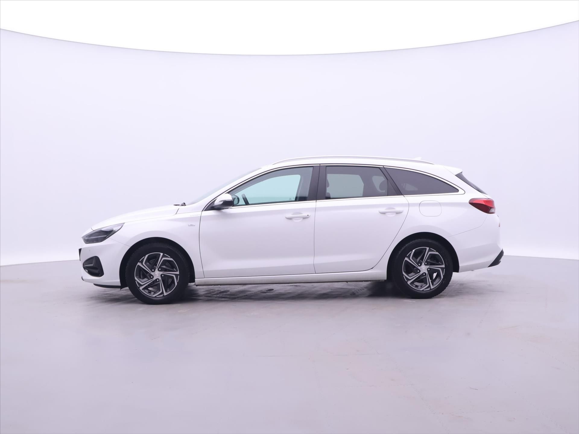 Hyundai i30, 1,5 T-GDI 117kW CZ 1.Maj. DPH - fotka 4