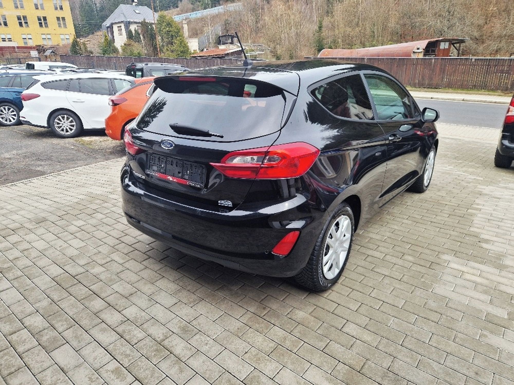 Ford Fiesta, 1.1i (63 kW), vyhř. př. okno - fotka 3