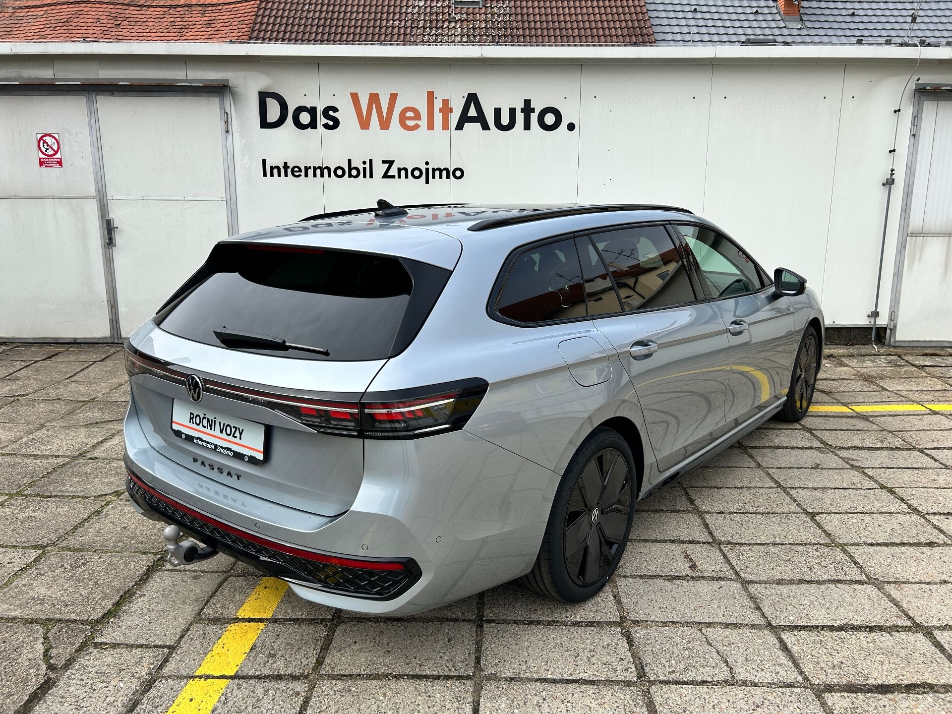 Volkswagen Passat, R-Line 2,0 TDI 110 kW 150PS DS - fotka 2
